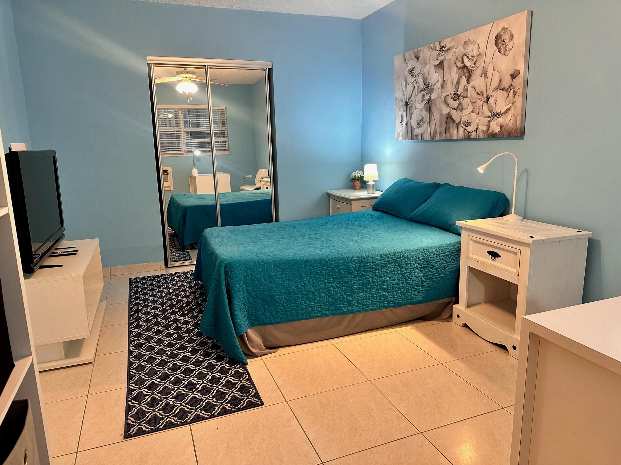 3240 NE 16th Street 7