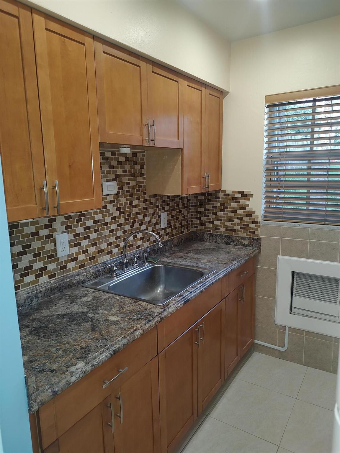 3240 NE 16th Street 7