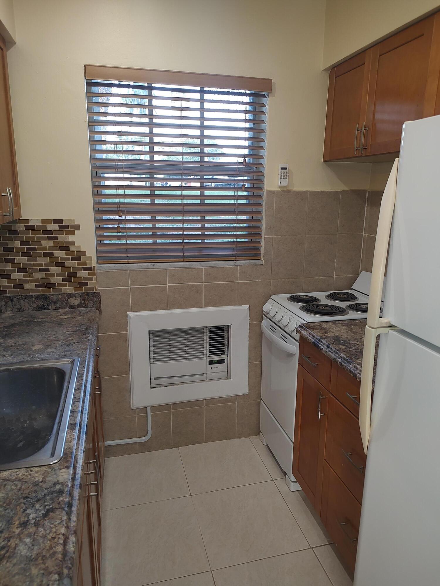 3240 NE 16th Street 7