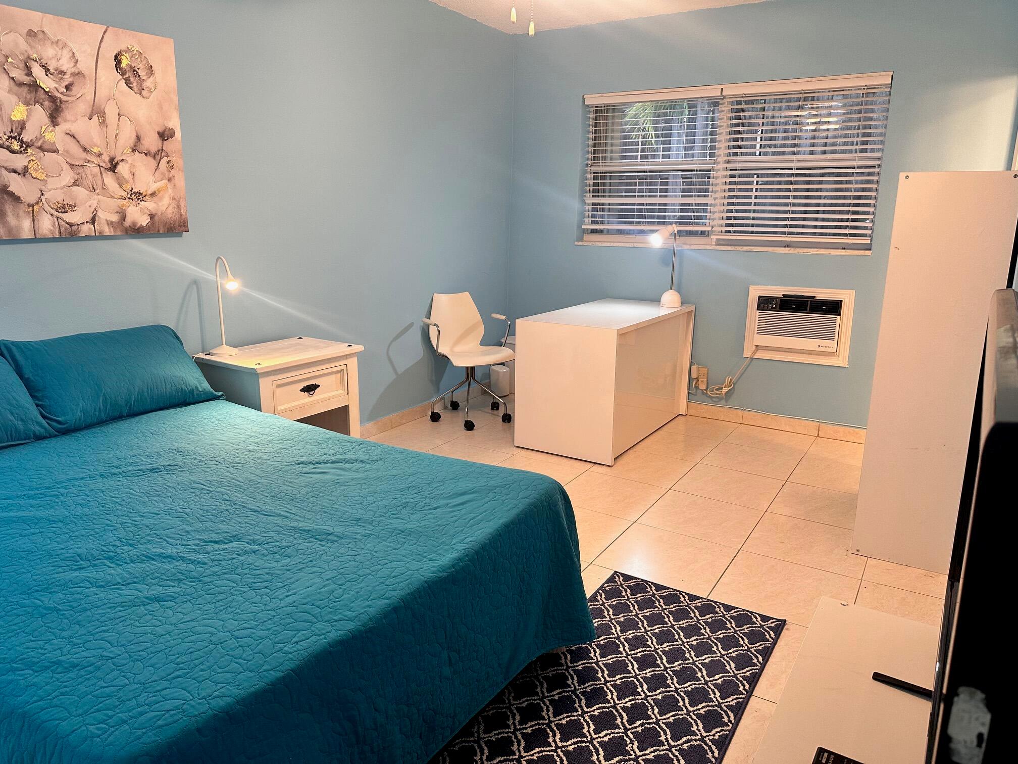 3240 NE 16th Street 7