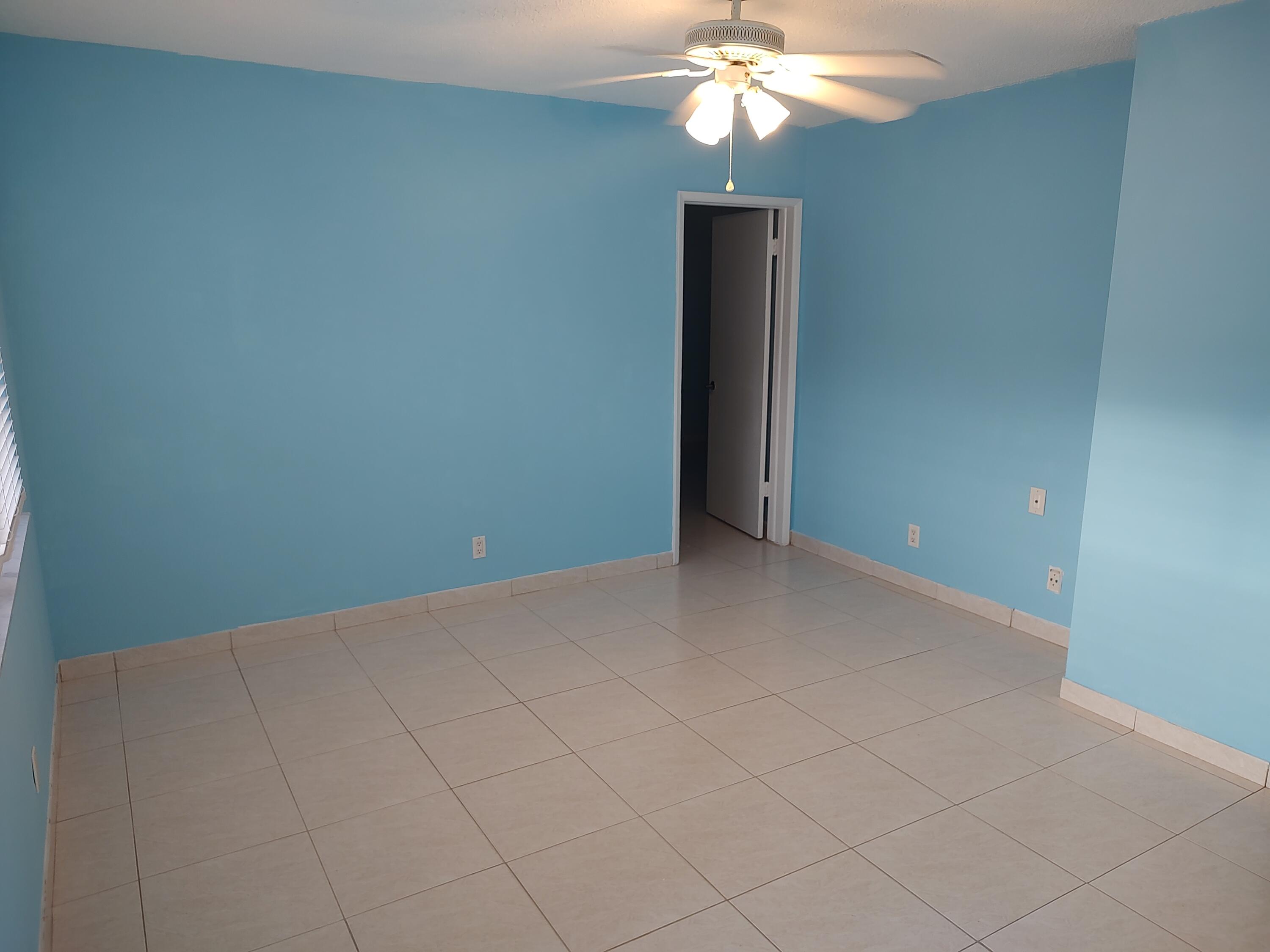 3240 NE 16th Street 7