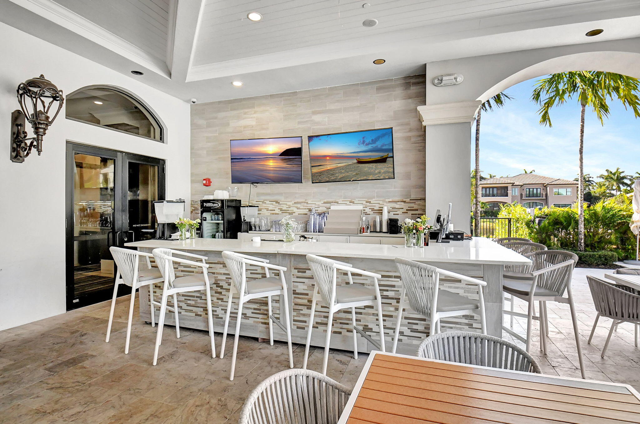 8365 Hawks Gully Avenue