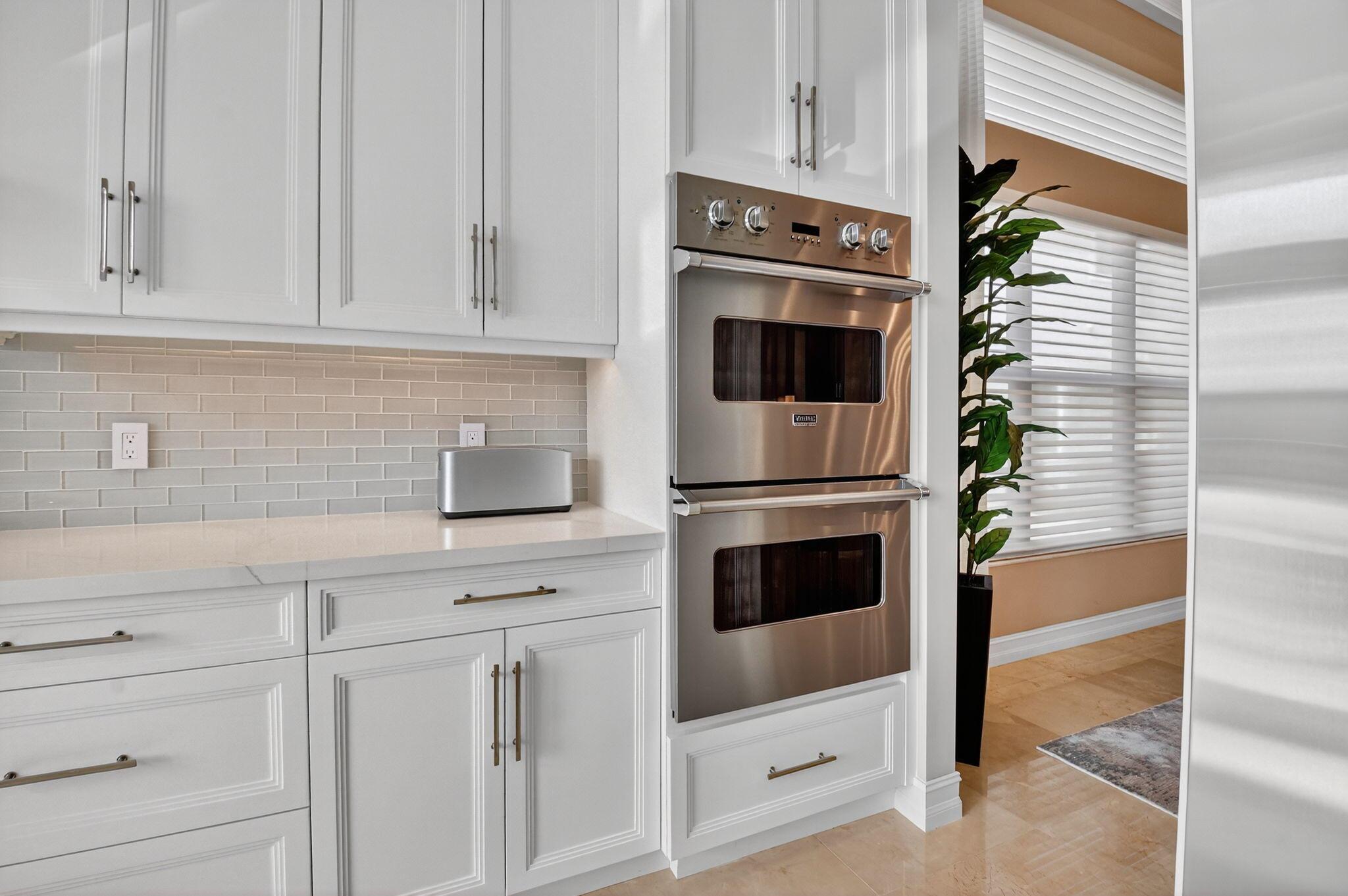 8365 Hawks Gully Avenue