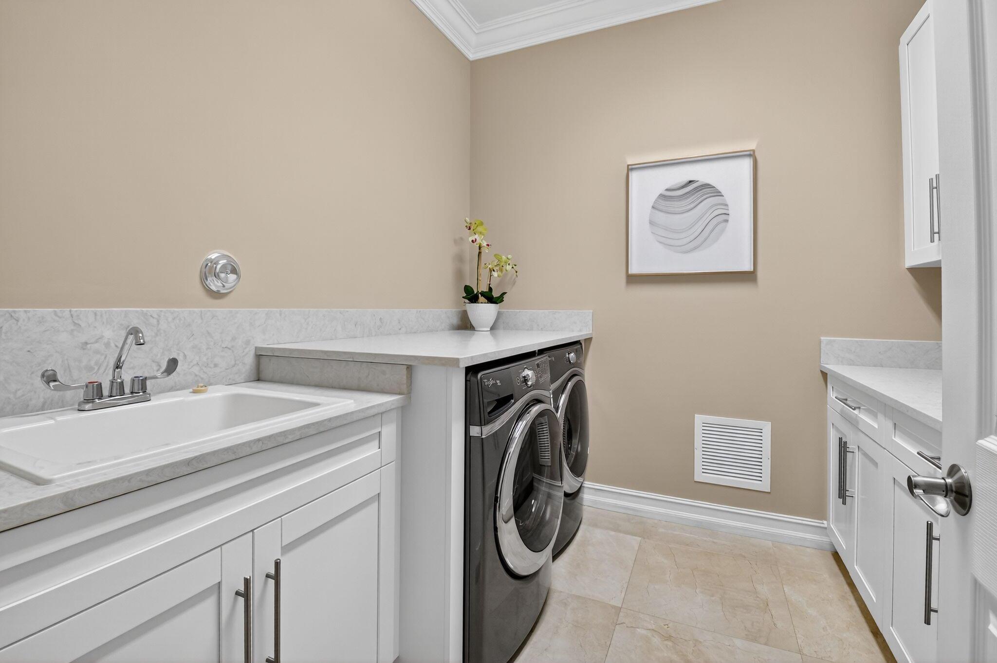 8365 Hawks Gully Avenue