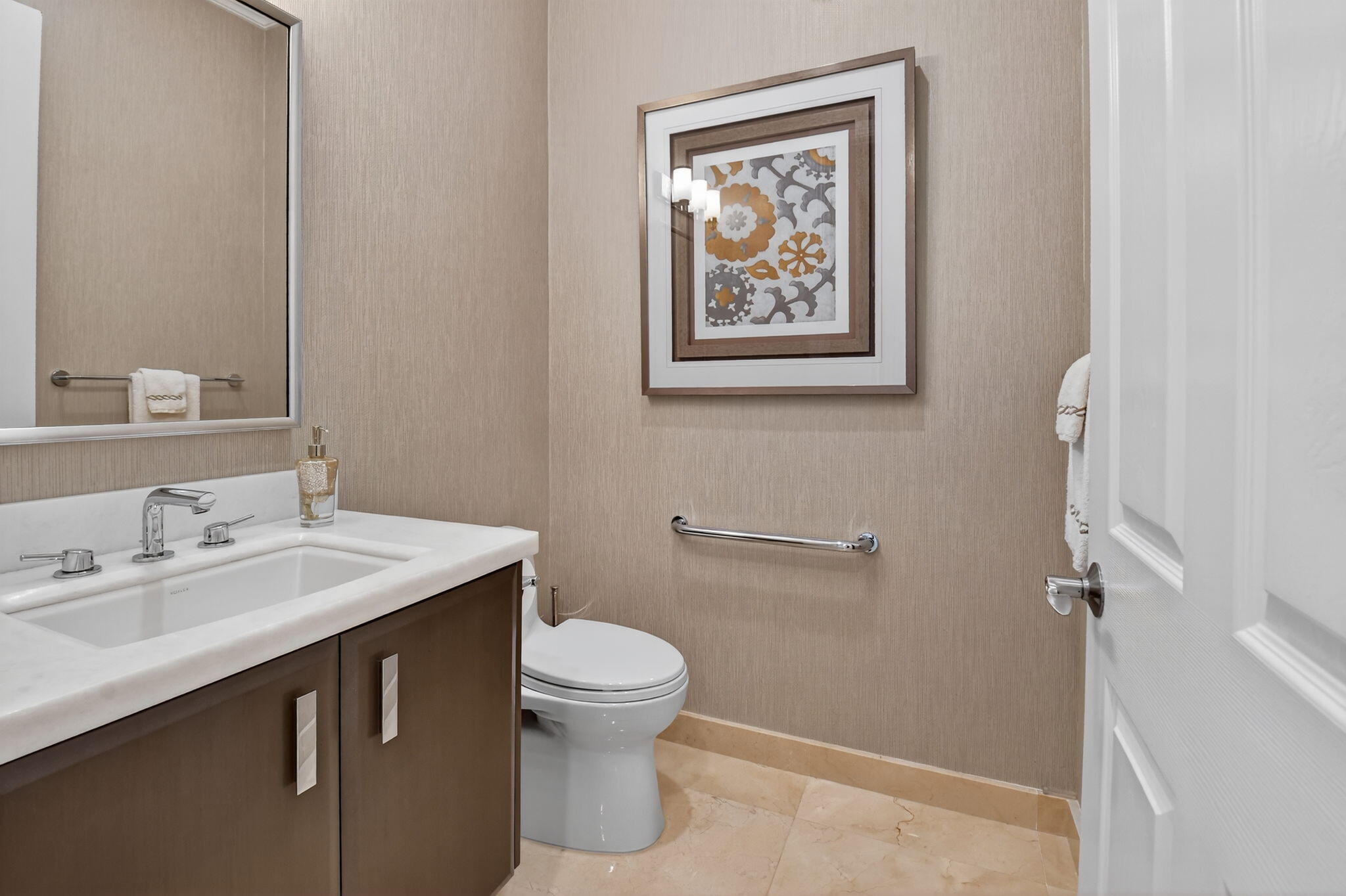 8365 Hawks Gully Avenue