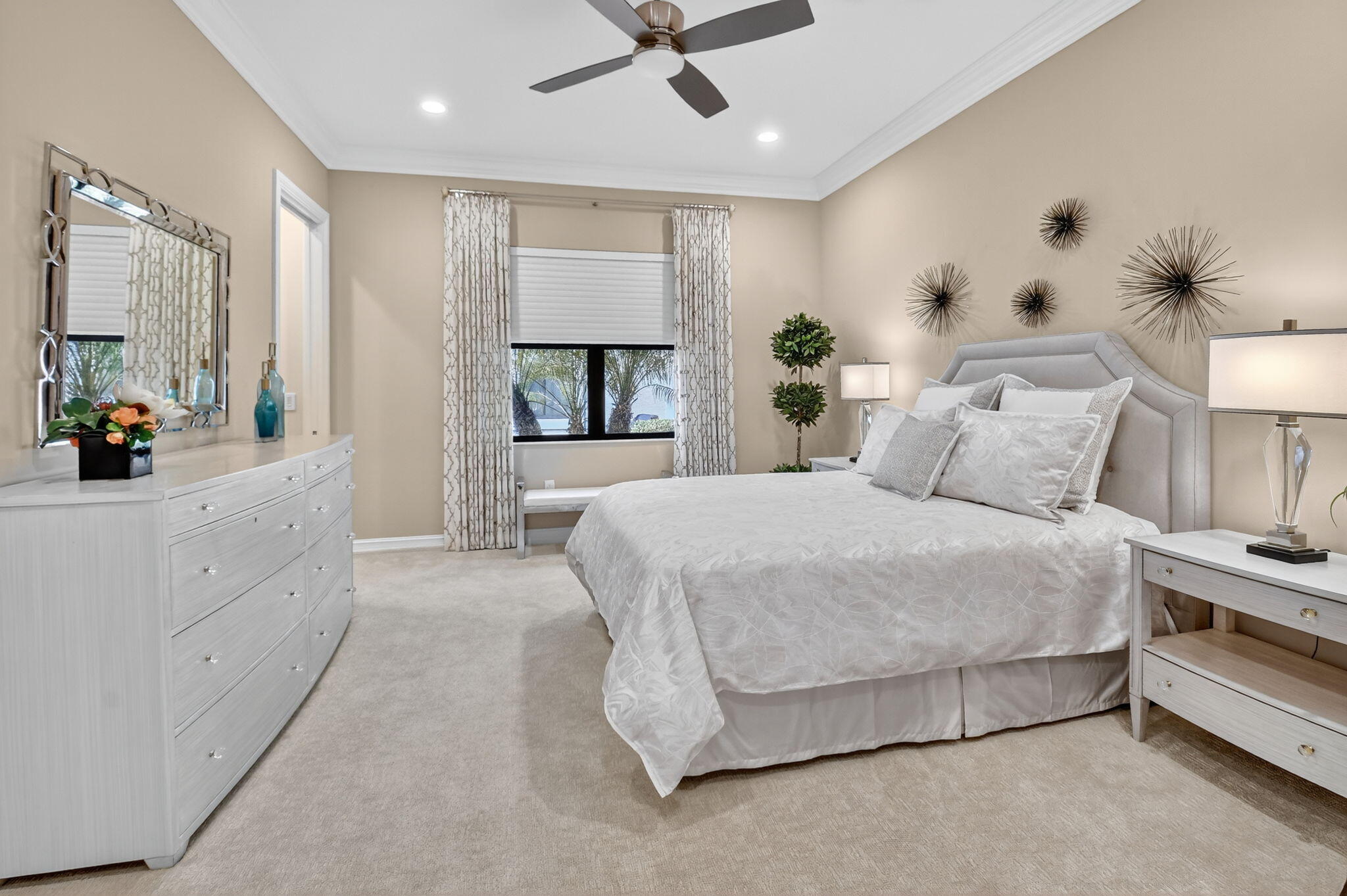 8365 Hawks Gully Avenue