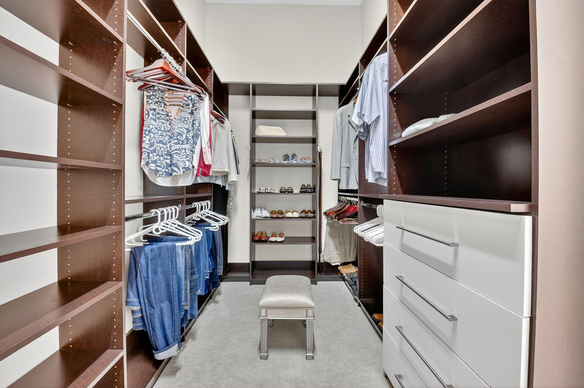 8365 Hawks Gully Avenue