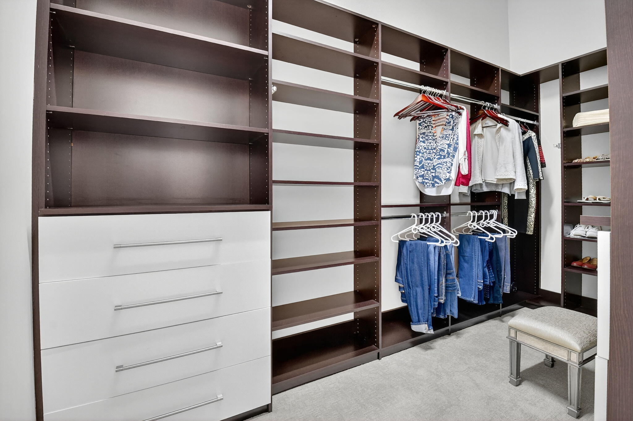 8365 Hawks Gully Avenue