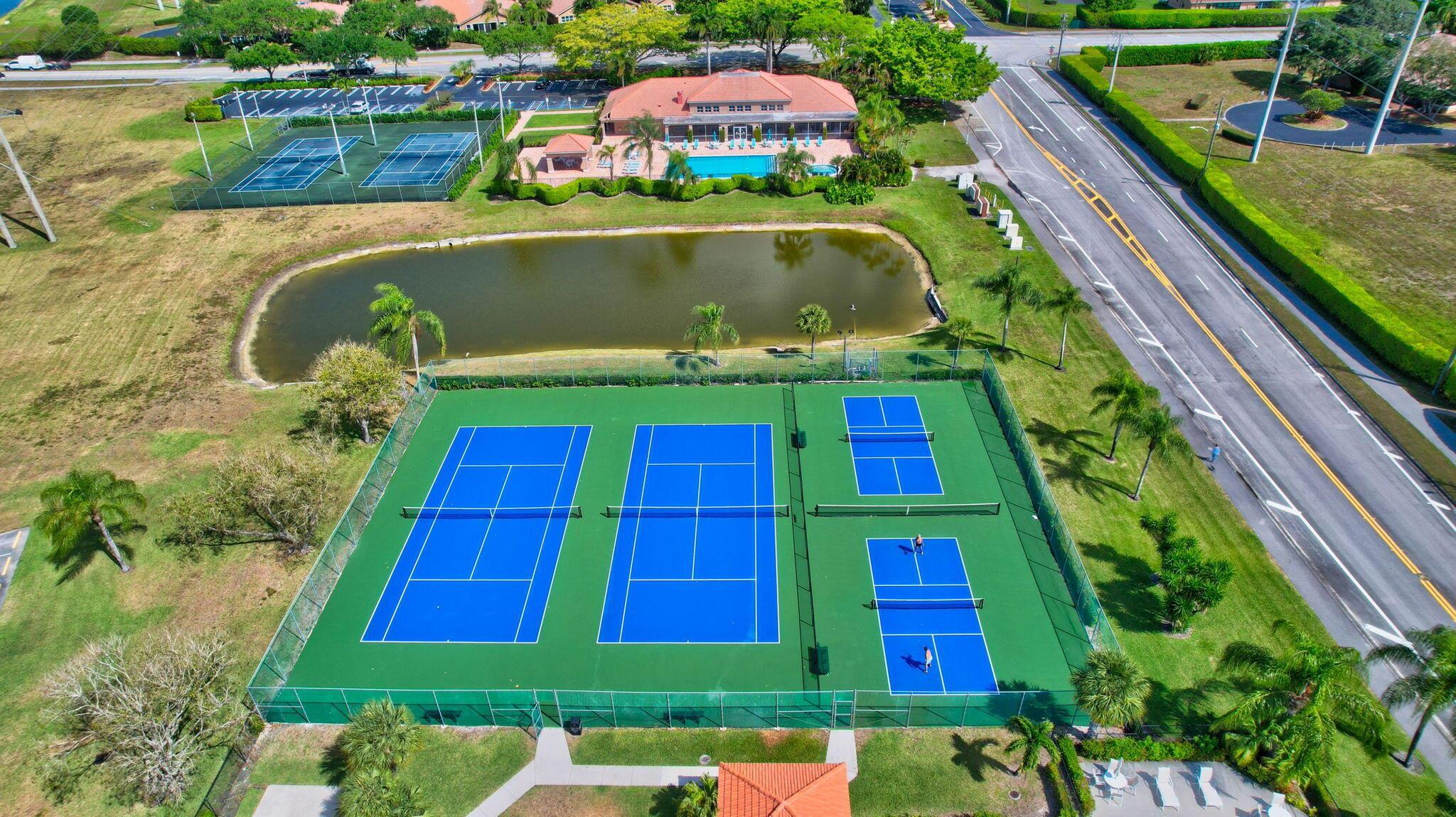11086 Lakeaire Circle