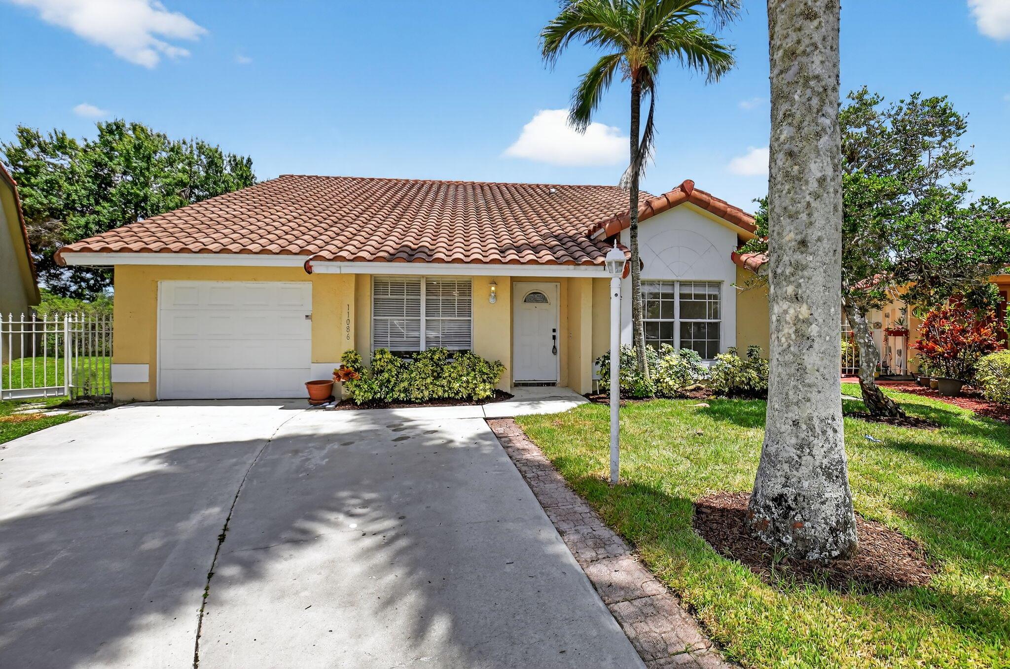 11086 Lakeaire Circle