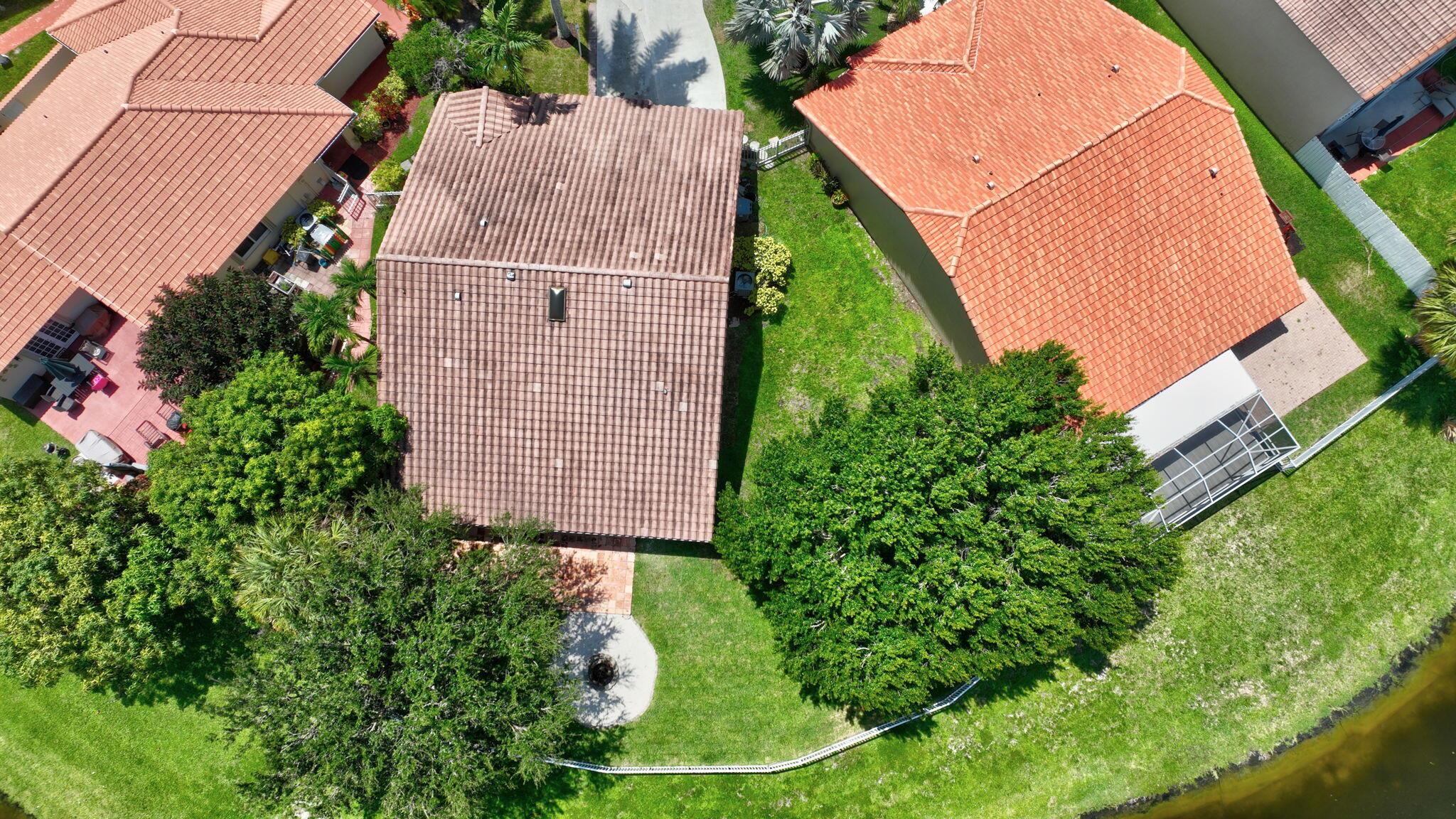 11086 Lakeaire Circle