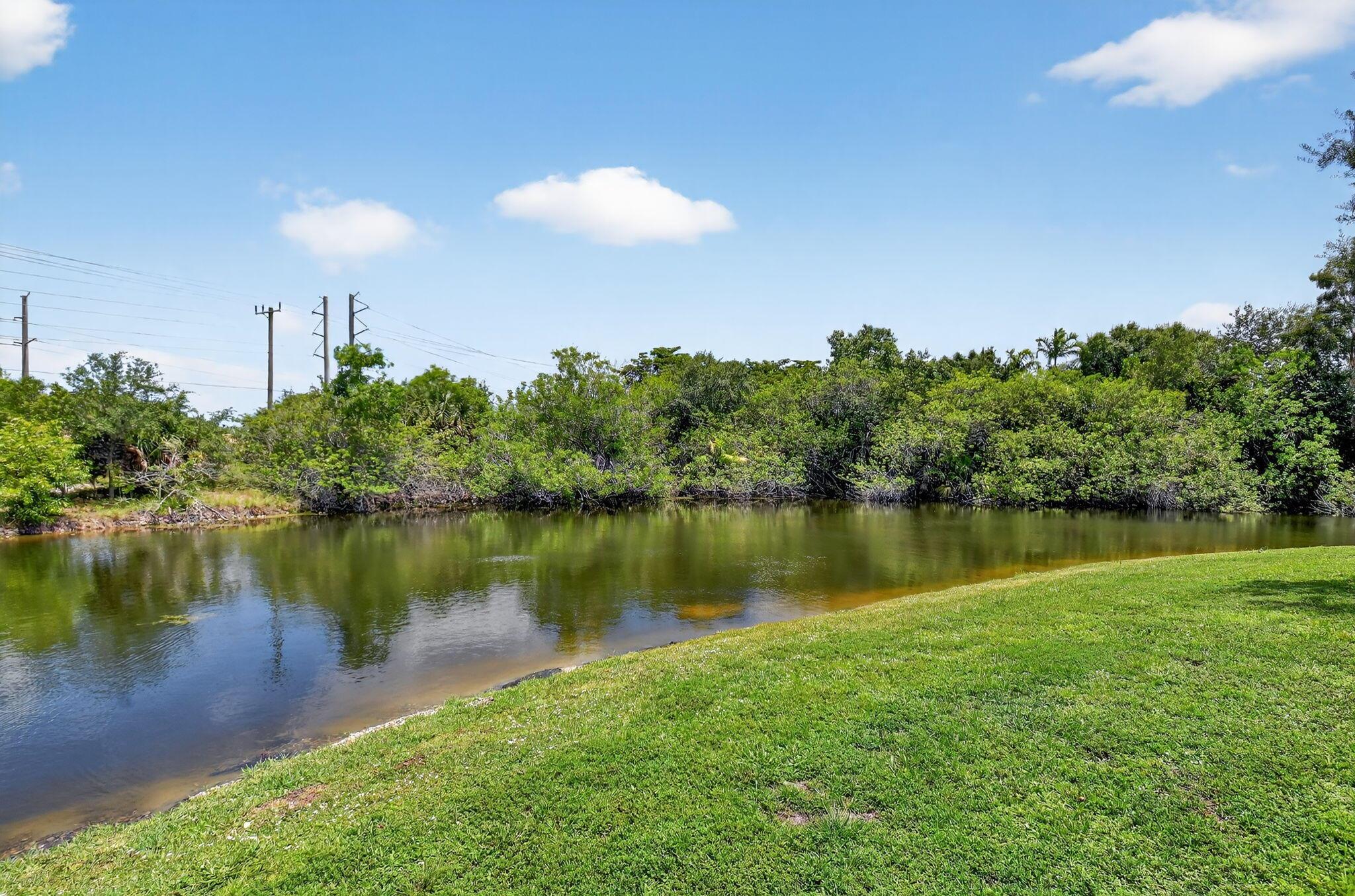 11086 Lakeaire Circle