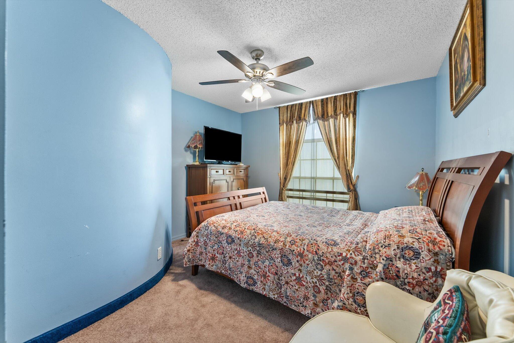 5600 NW 38th Terrace