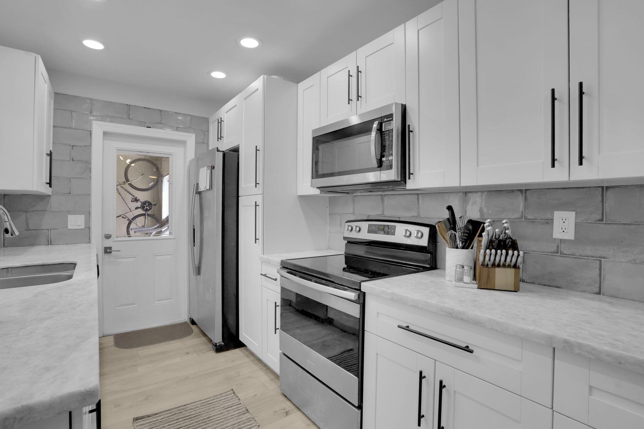 1707 High Ridge Road