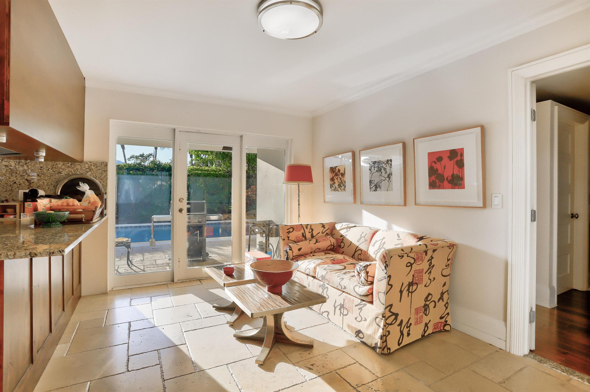 835 Canary Walk