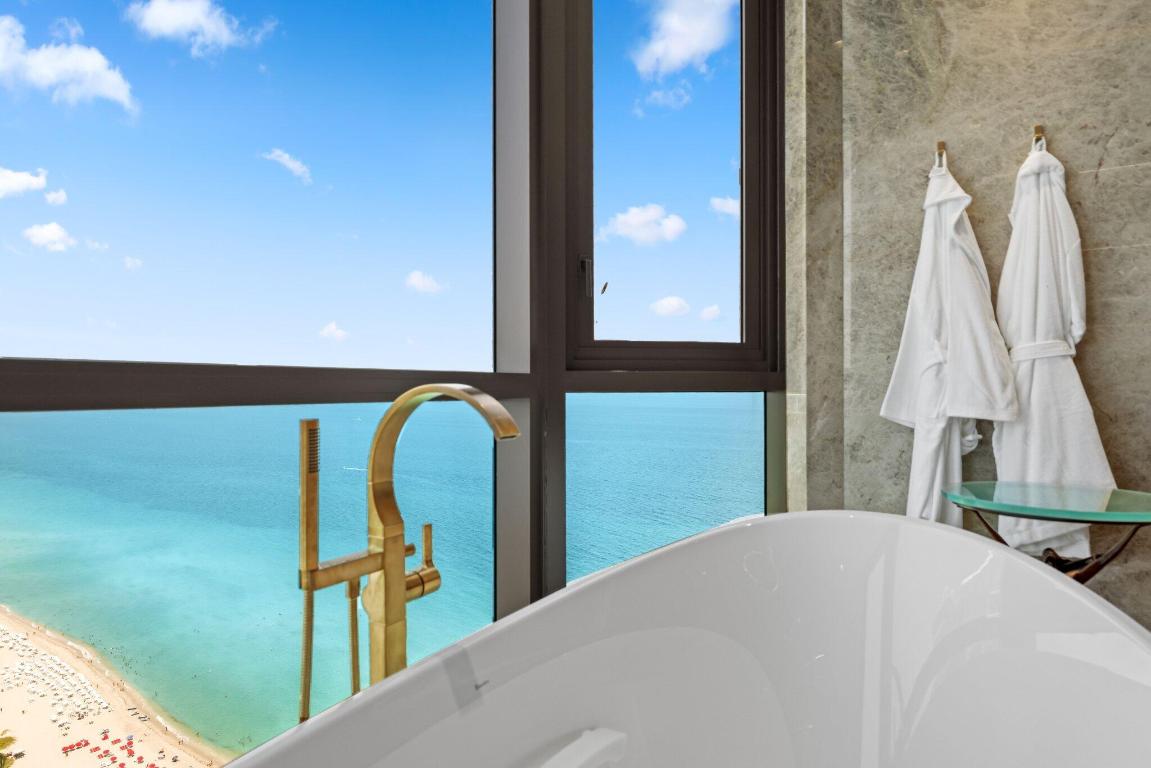 17749 Collins Avenue Ts 3901/3902