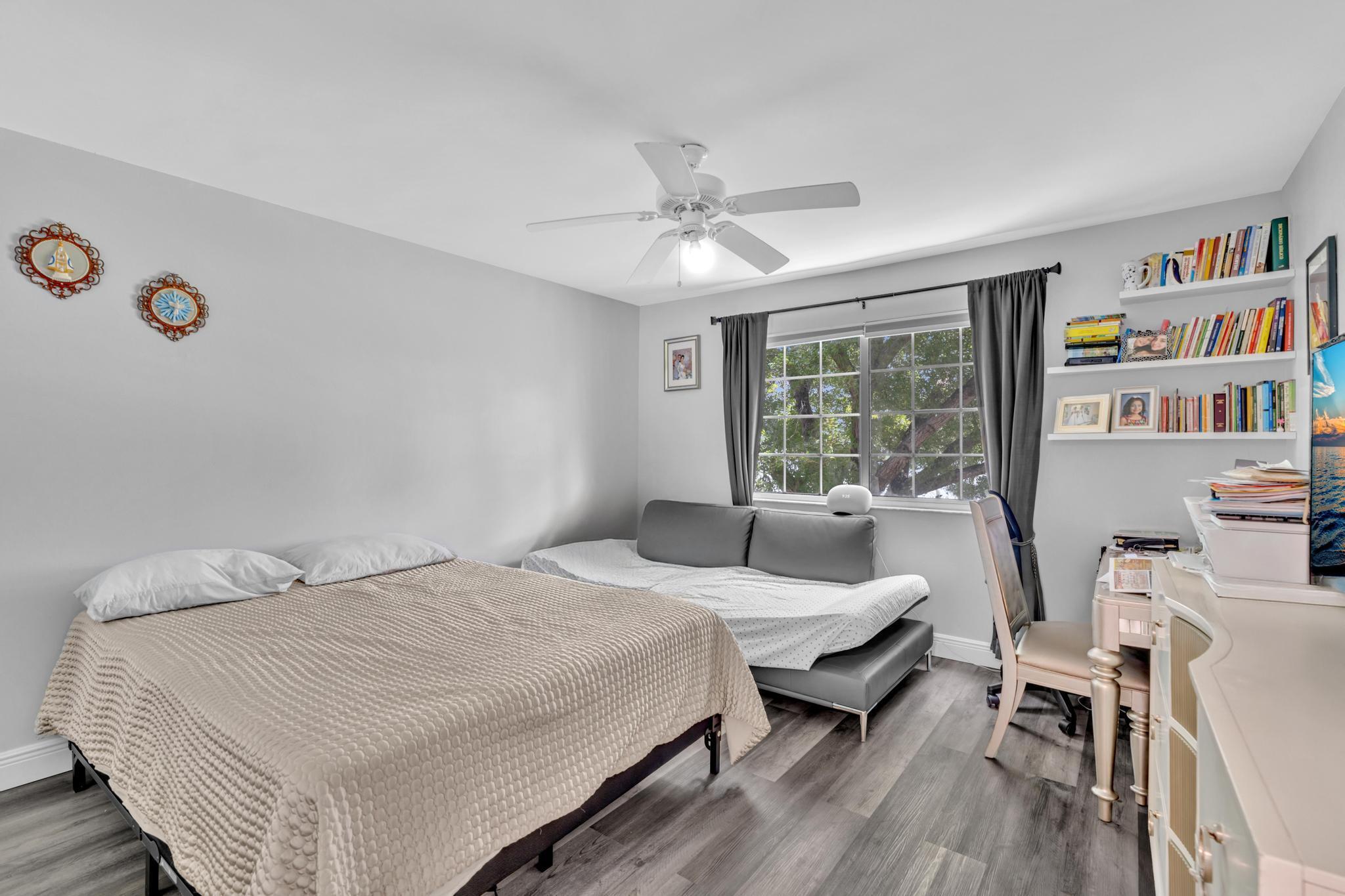 5011 Wiles Road 206