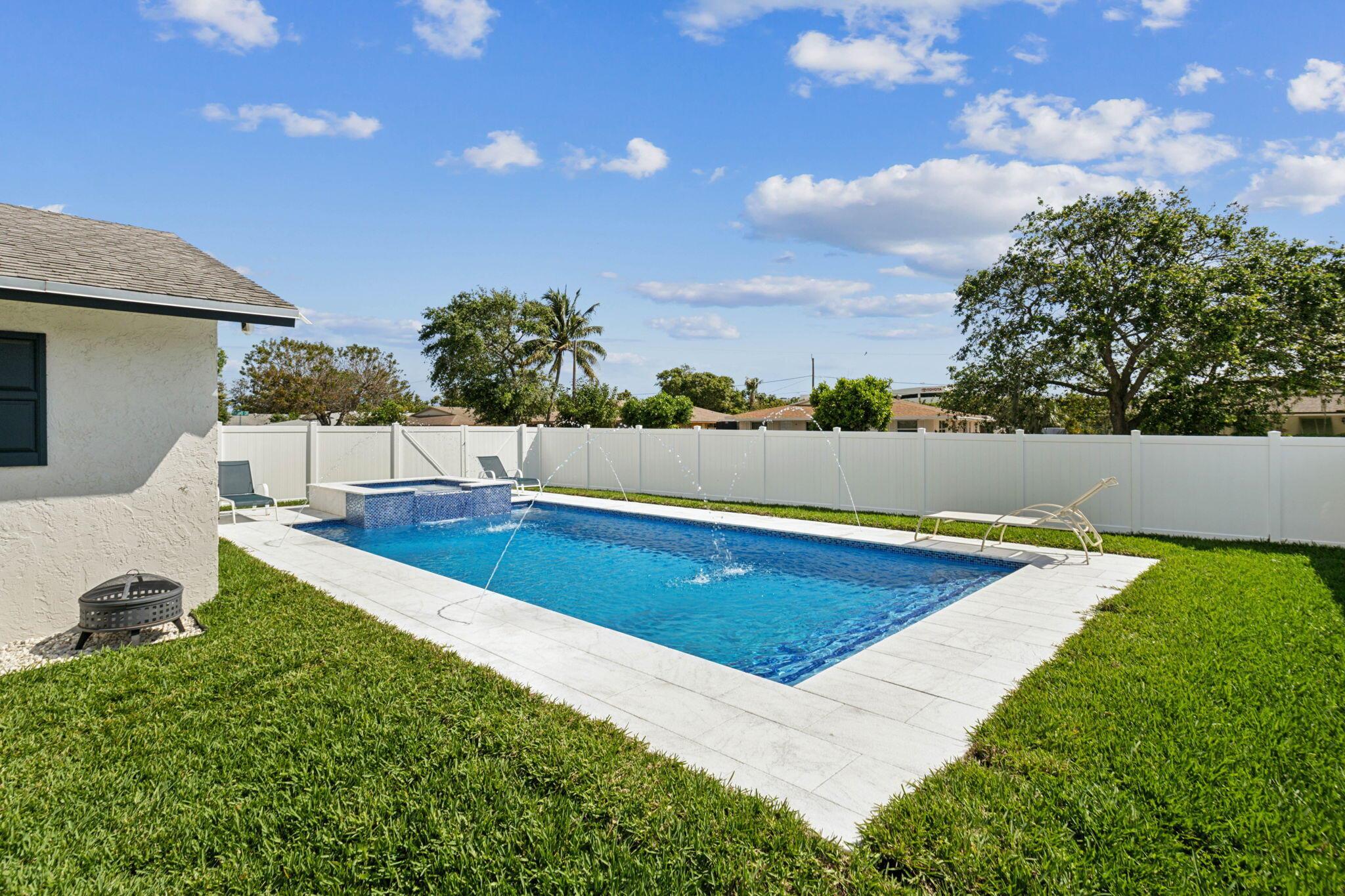 510 Kingbird Circle