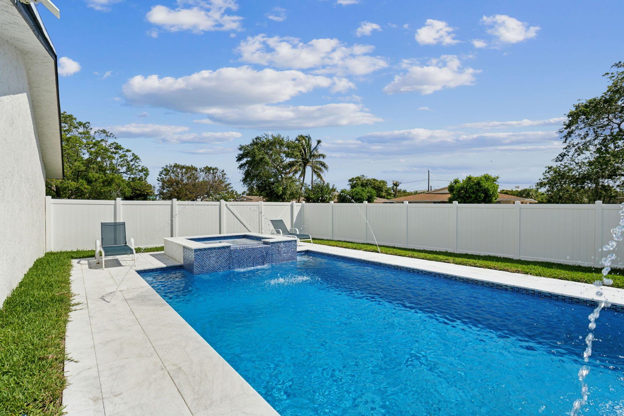 510 Kingbird Circle
