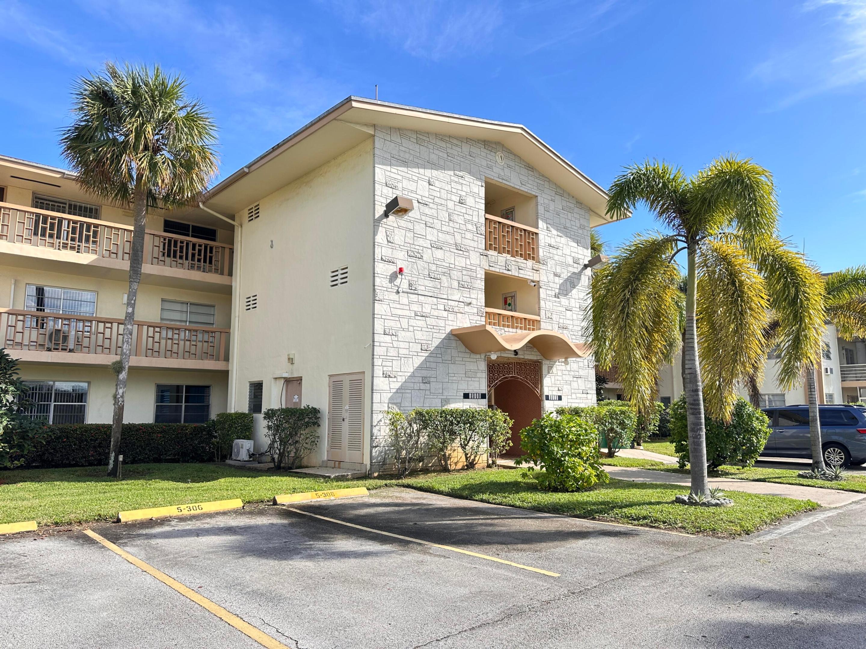 17001 NE 13th Avenue 205, Miami Unit: 205