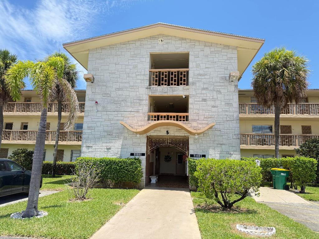17001 NE 13th Avenue 205, Miami Unit: 205