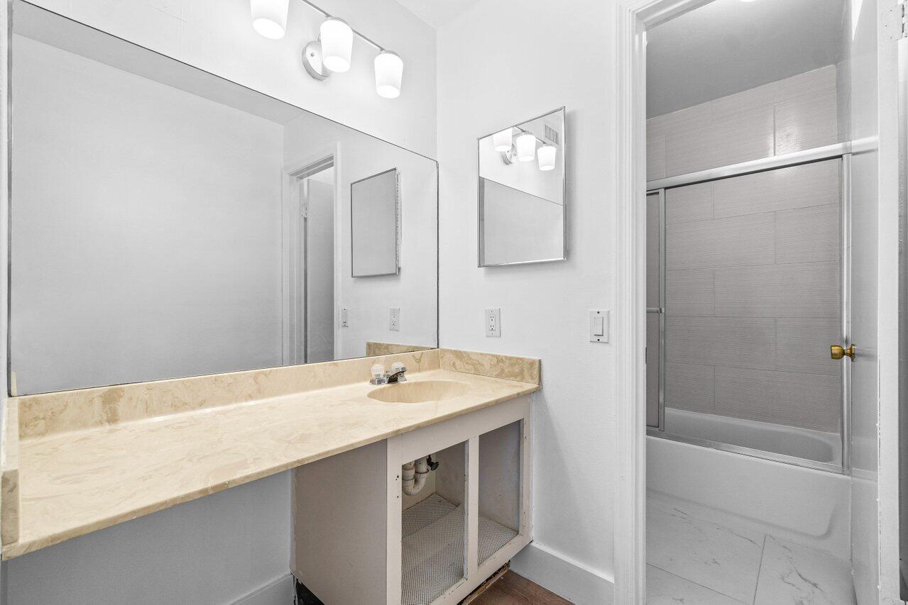 7577 Courtyard Run W