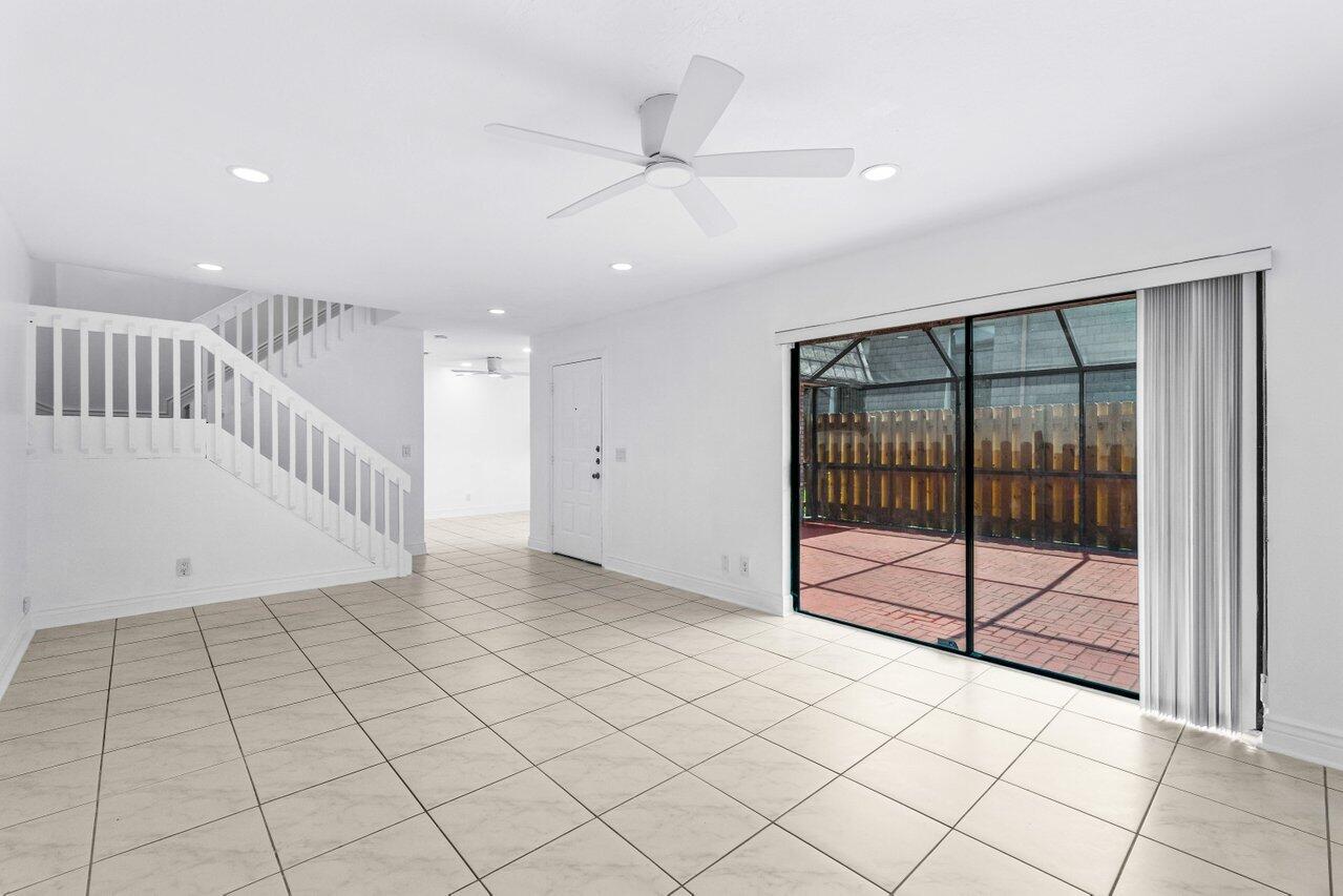 7577 Courtyard Run W