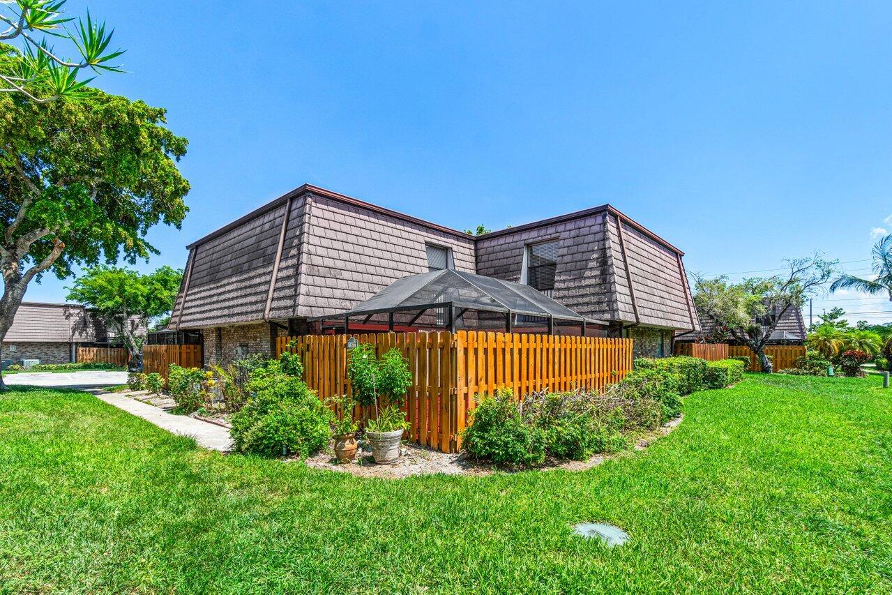 7577 Courtyard Run W