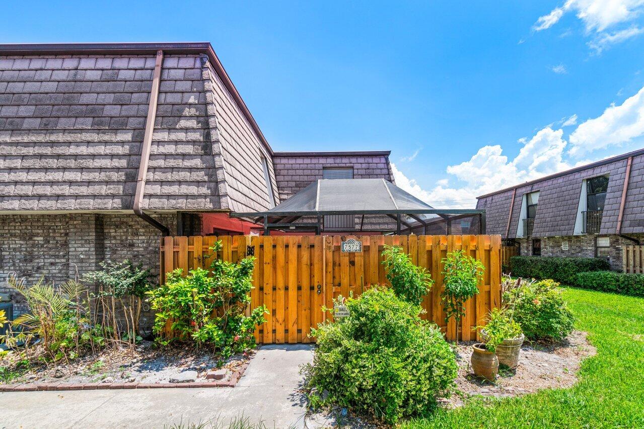 7577 Courtyard Run W