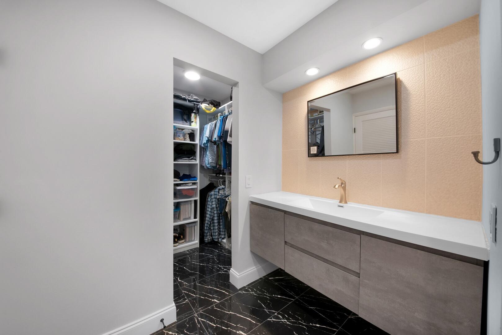 5695 Ainsley Court