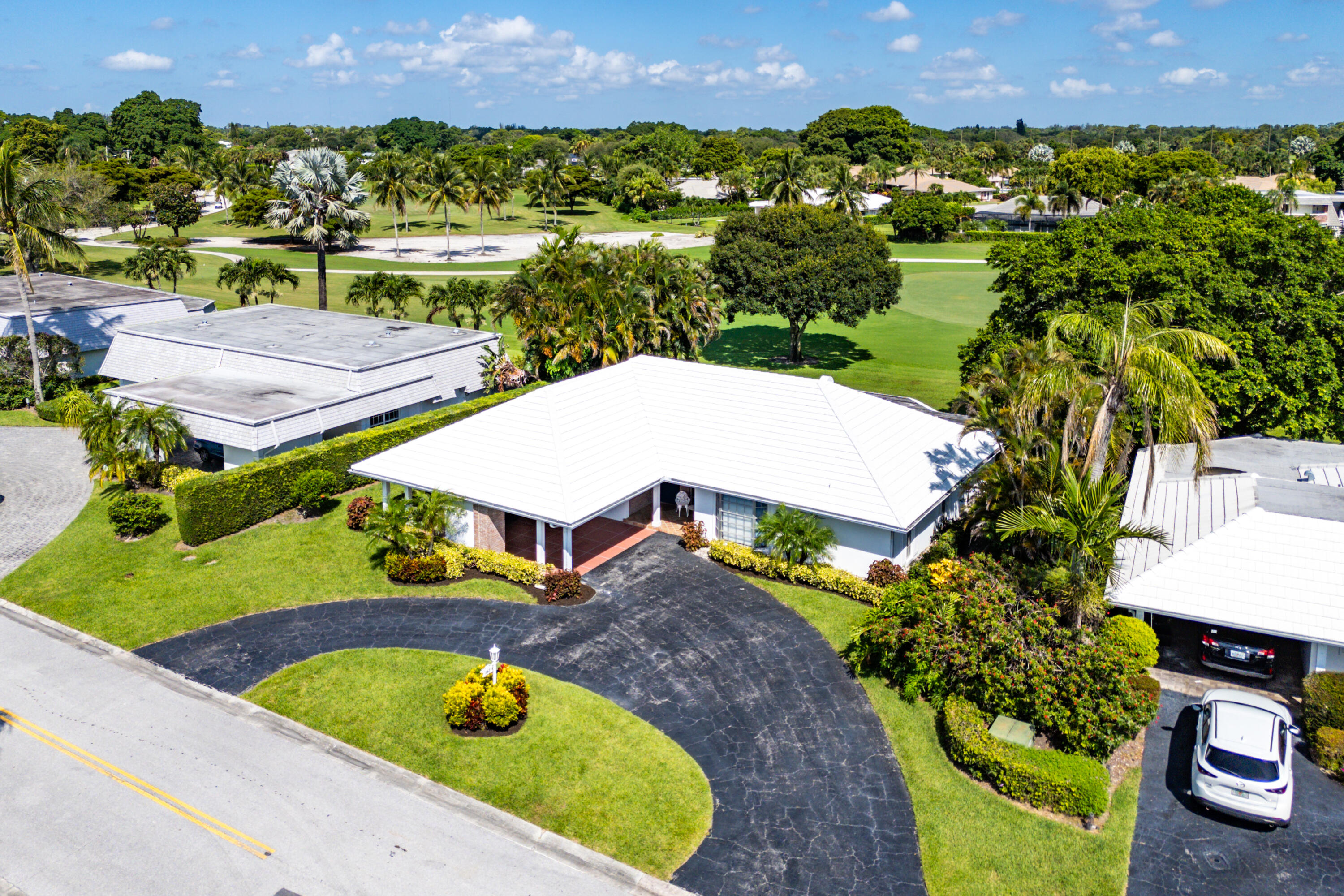 367 Villa Drive S