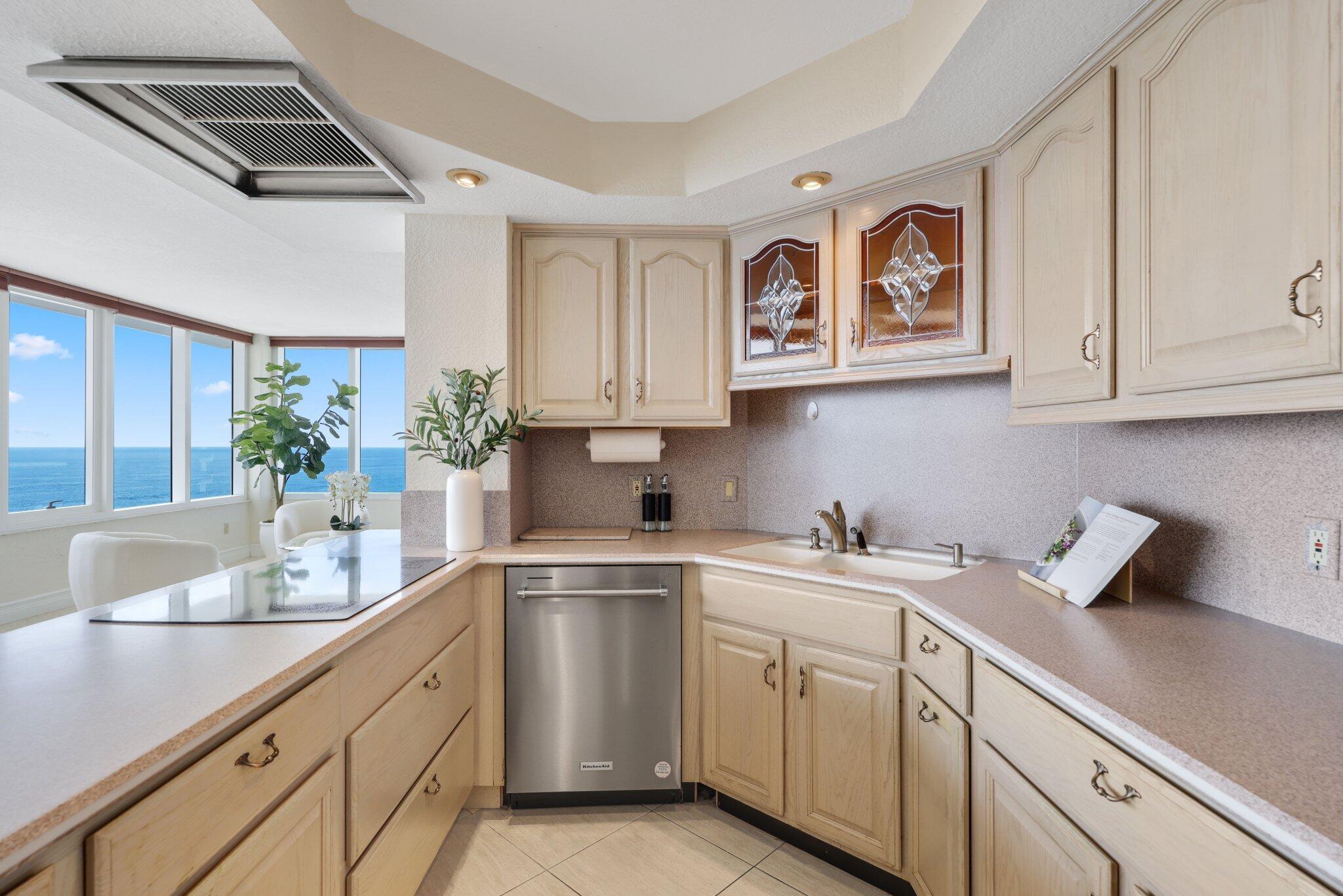 700 S Ocean Boulevard 1202