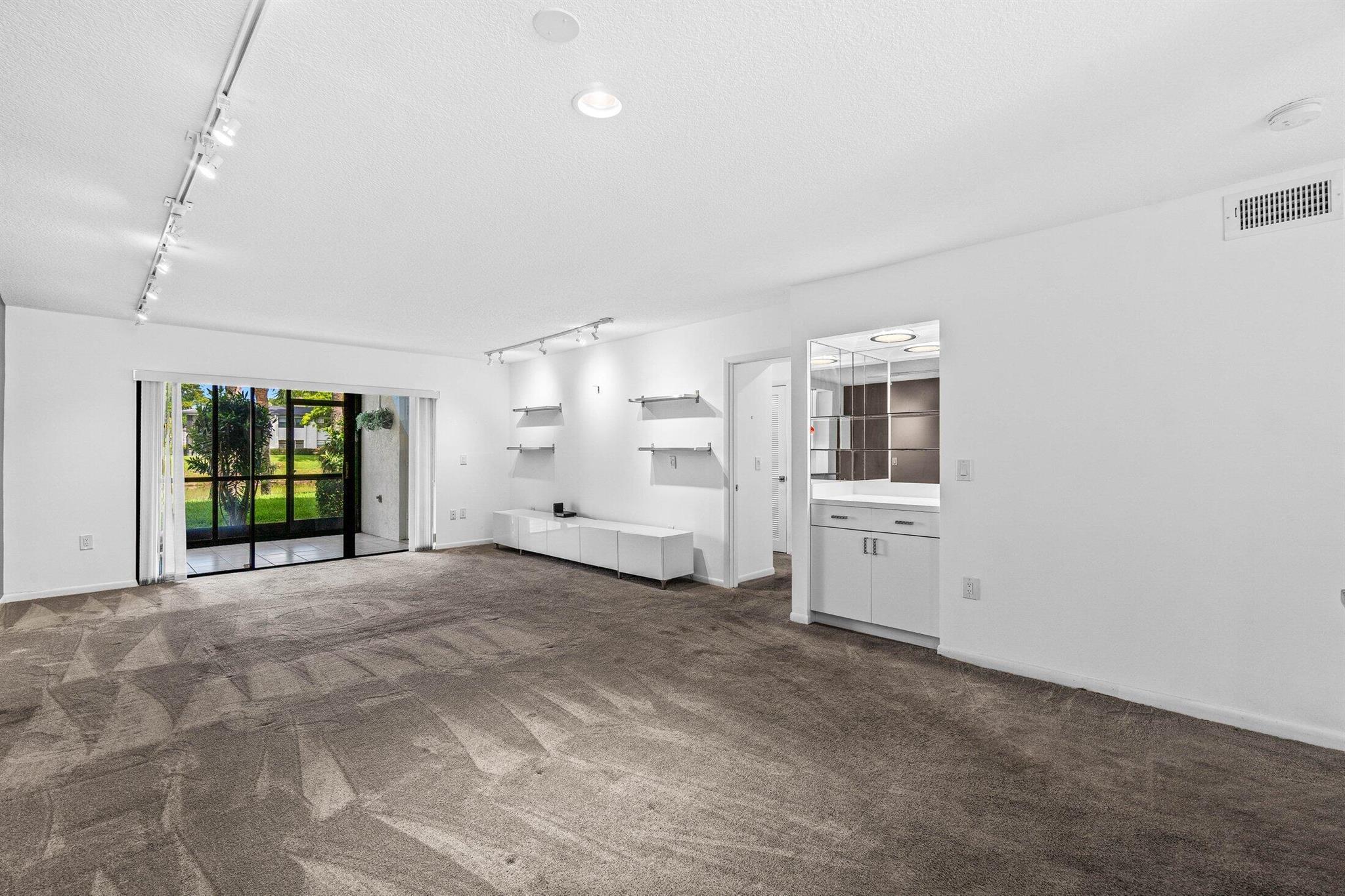 34 Southport Lane E
