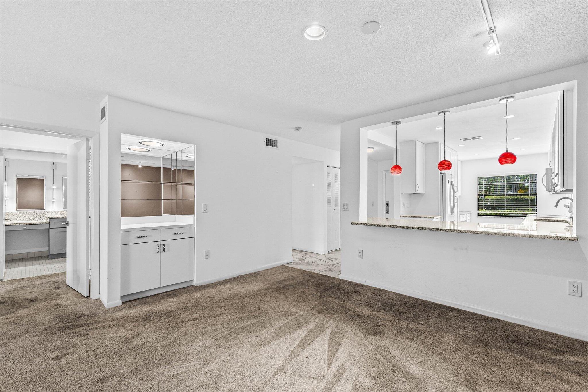 34 Southport Lane E