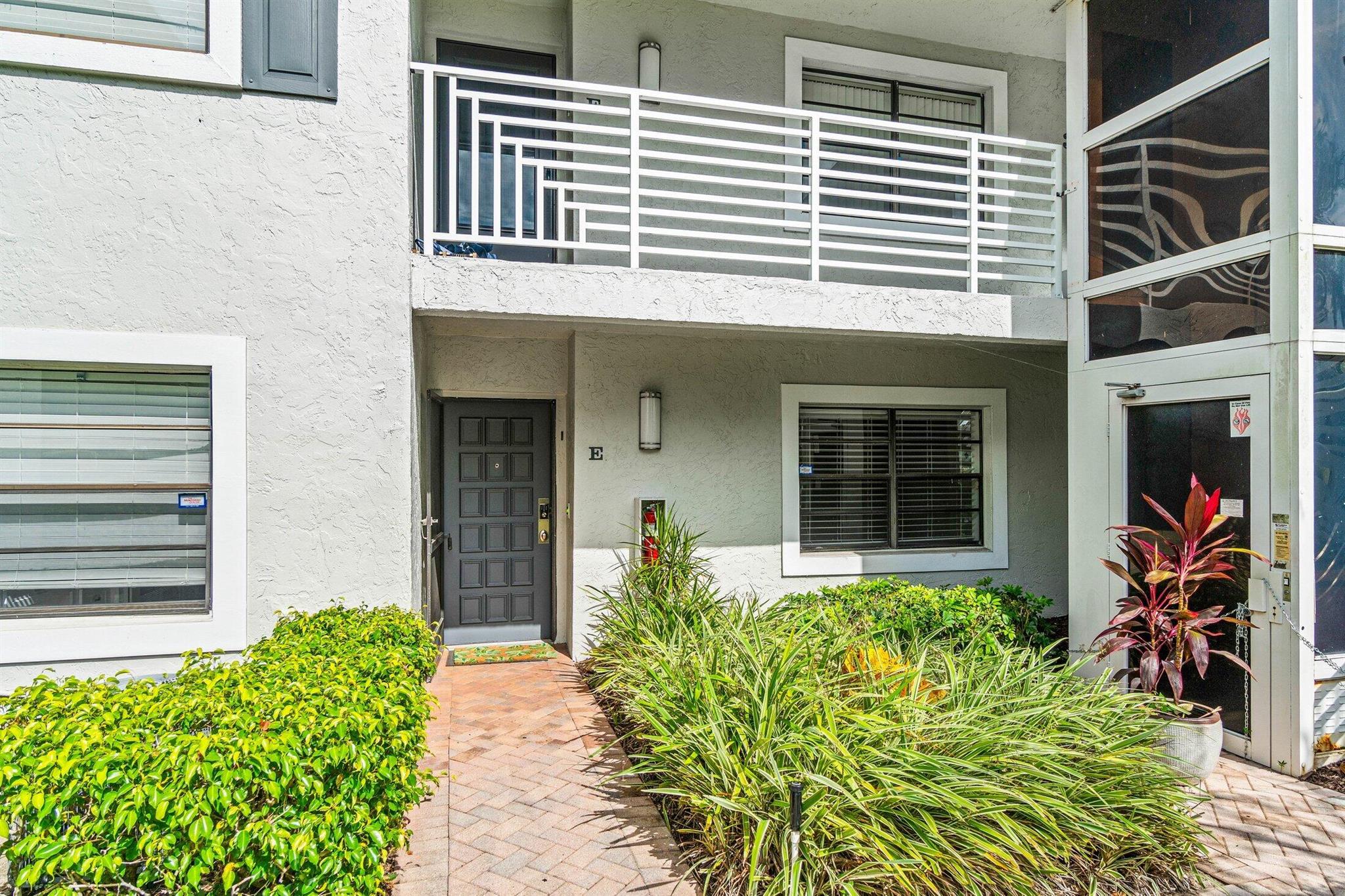 34 Southport Lane E