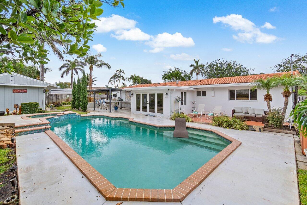 5131 NE 27th Terrace