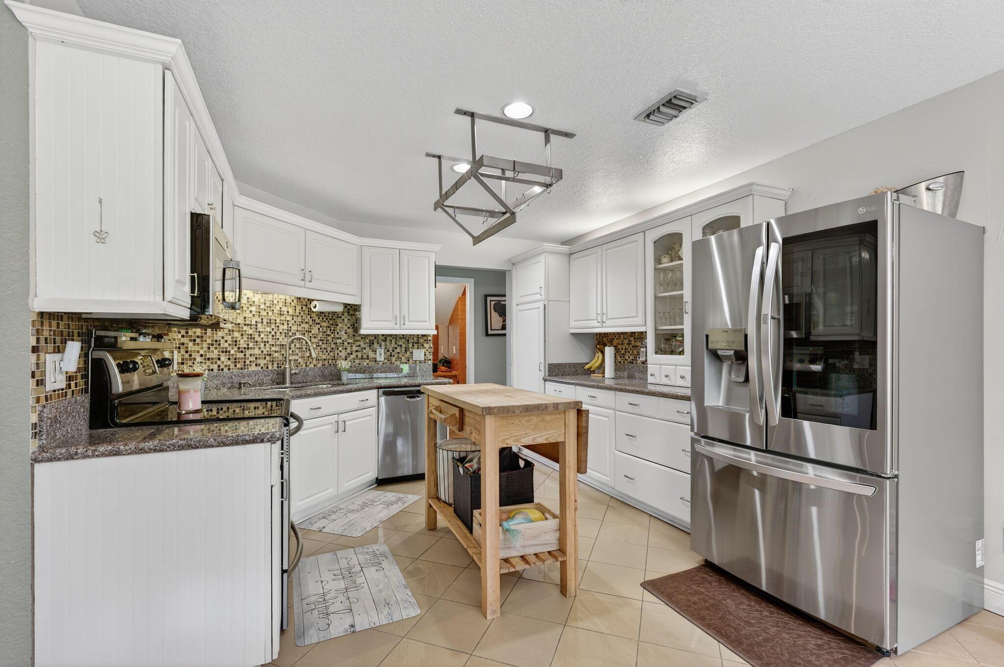 5565 American Circle