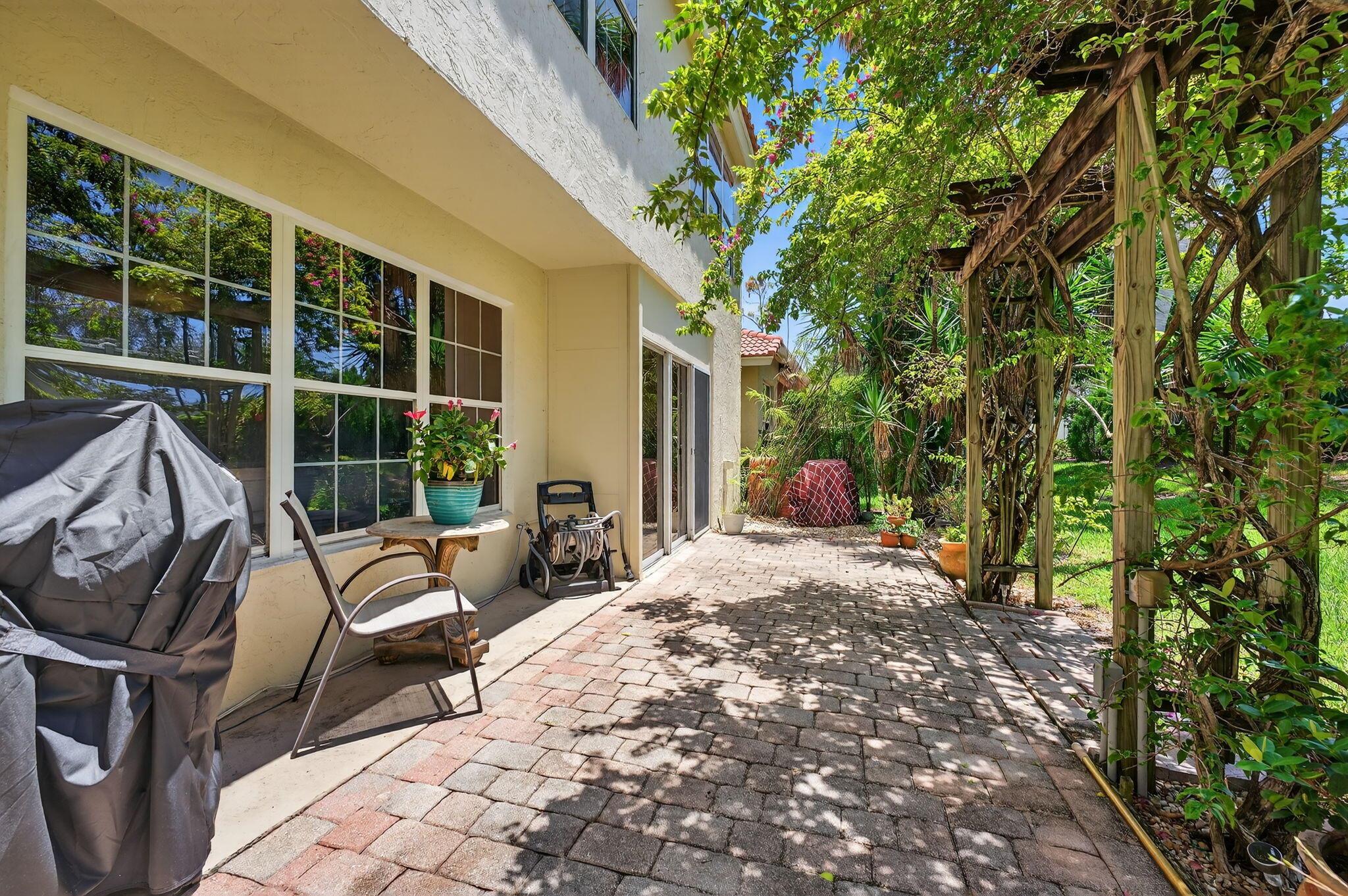 5565 American Circle