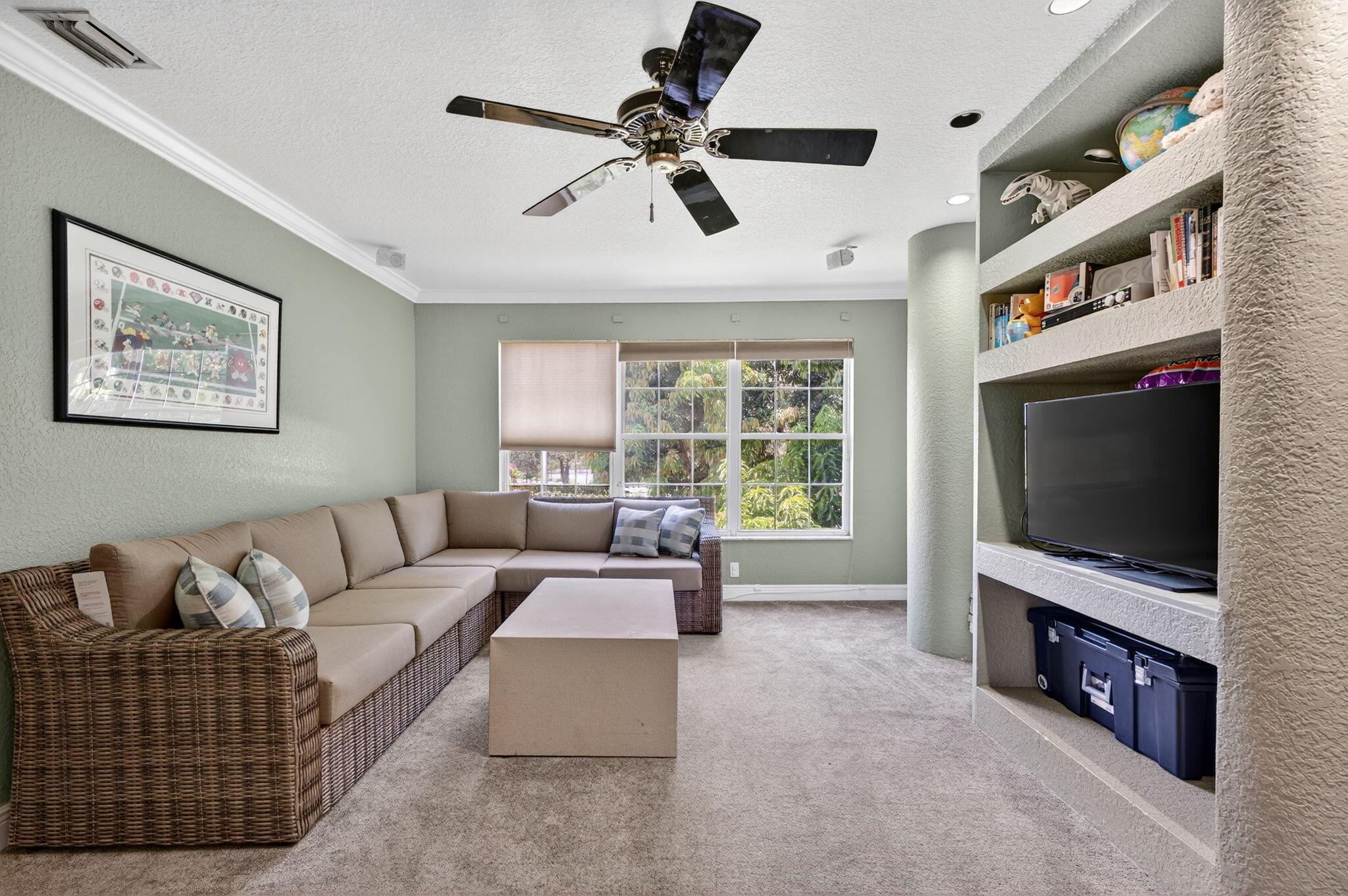 5565 American Circle