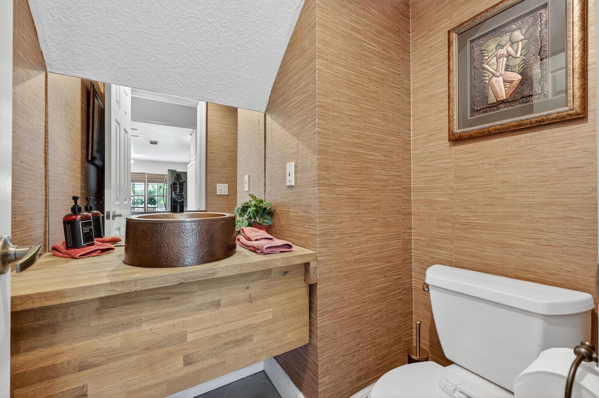 5565 American Circle