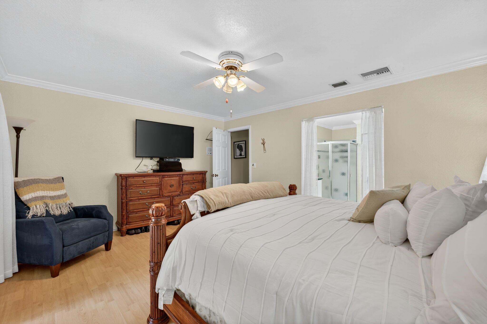 5565 American Circle