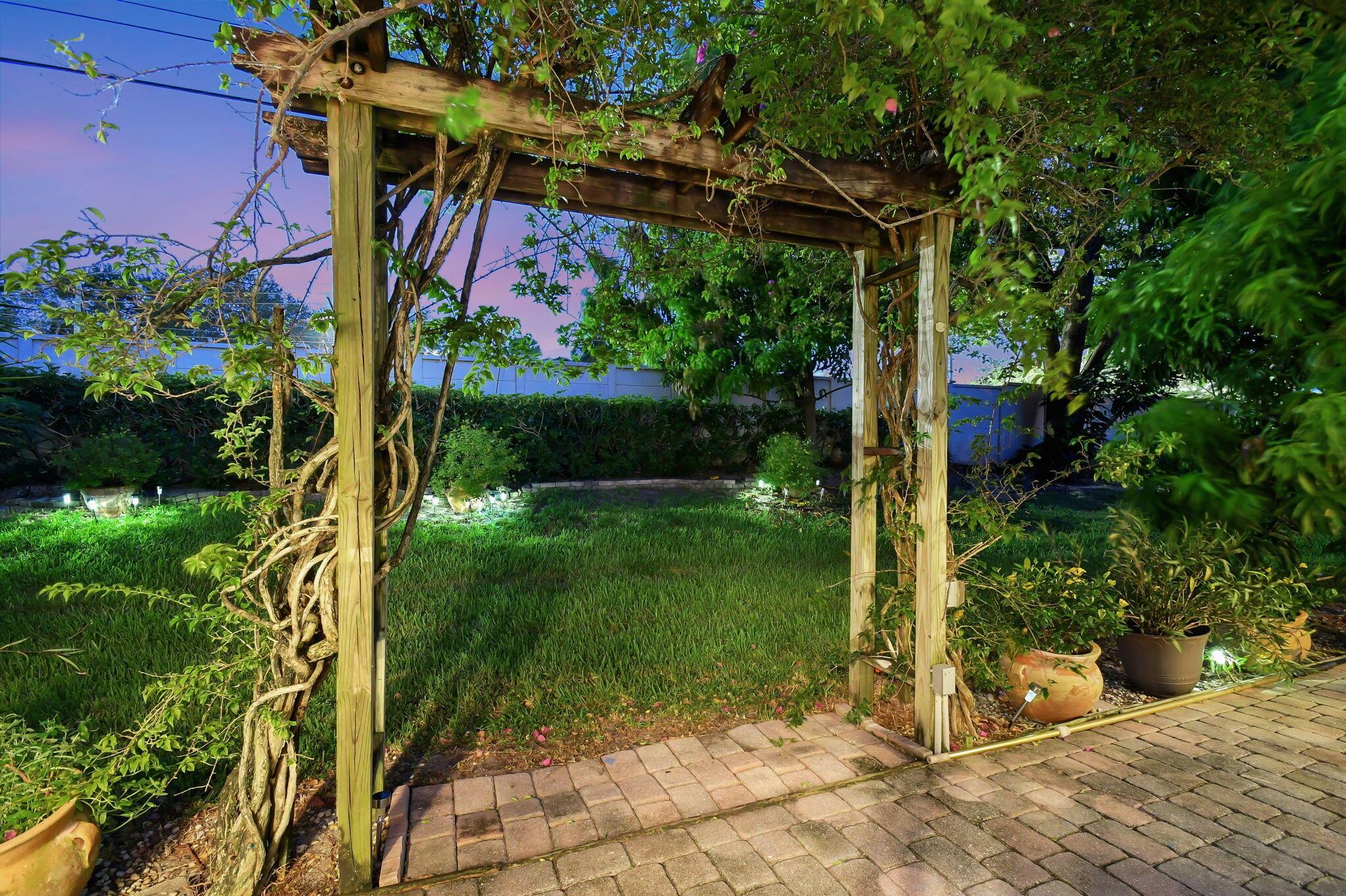 5565 American Circle