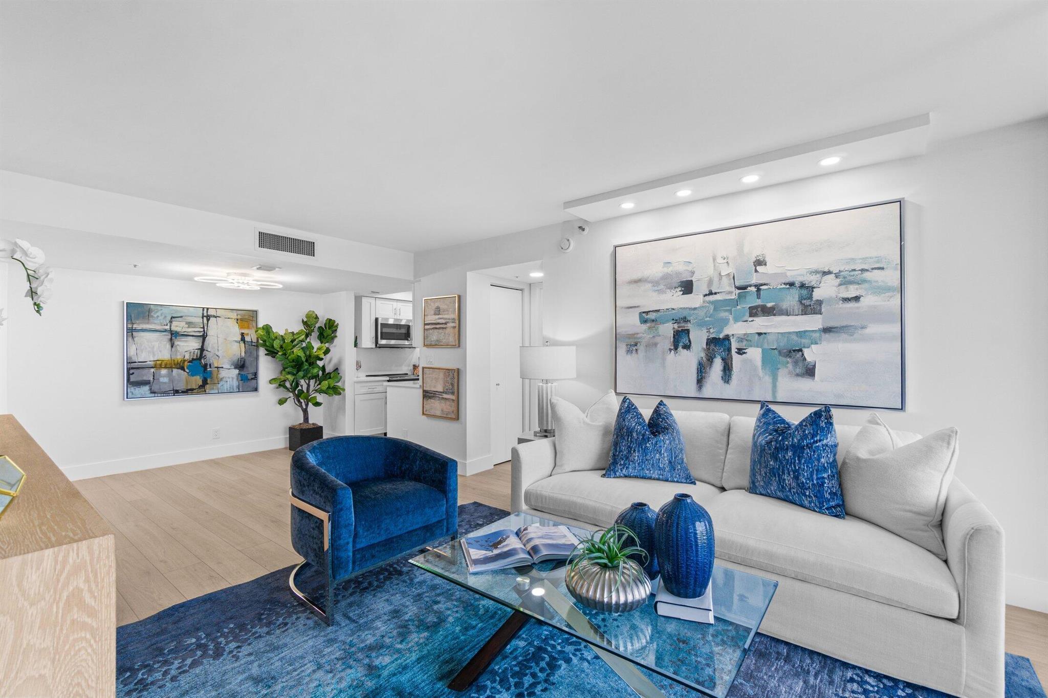 7819 Lakeside Blvd. 886