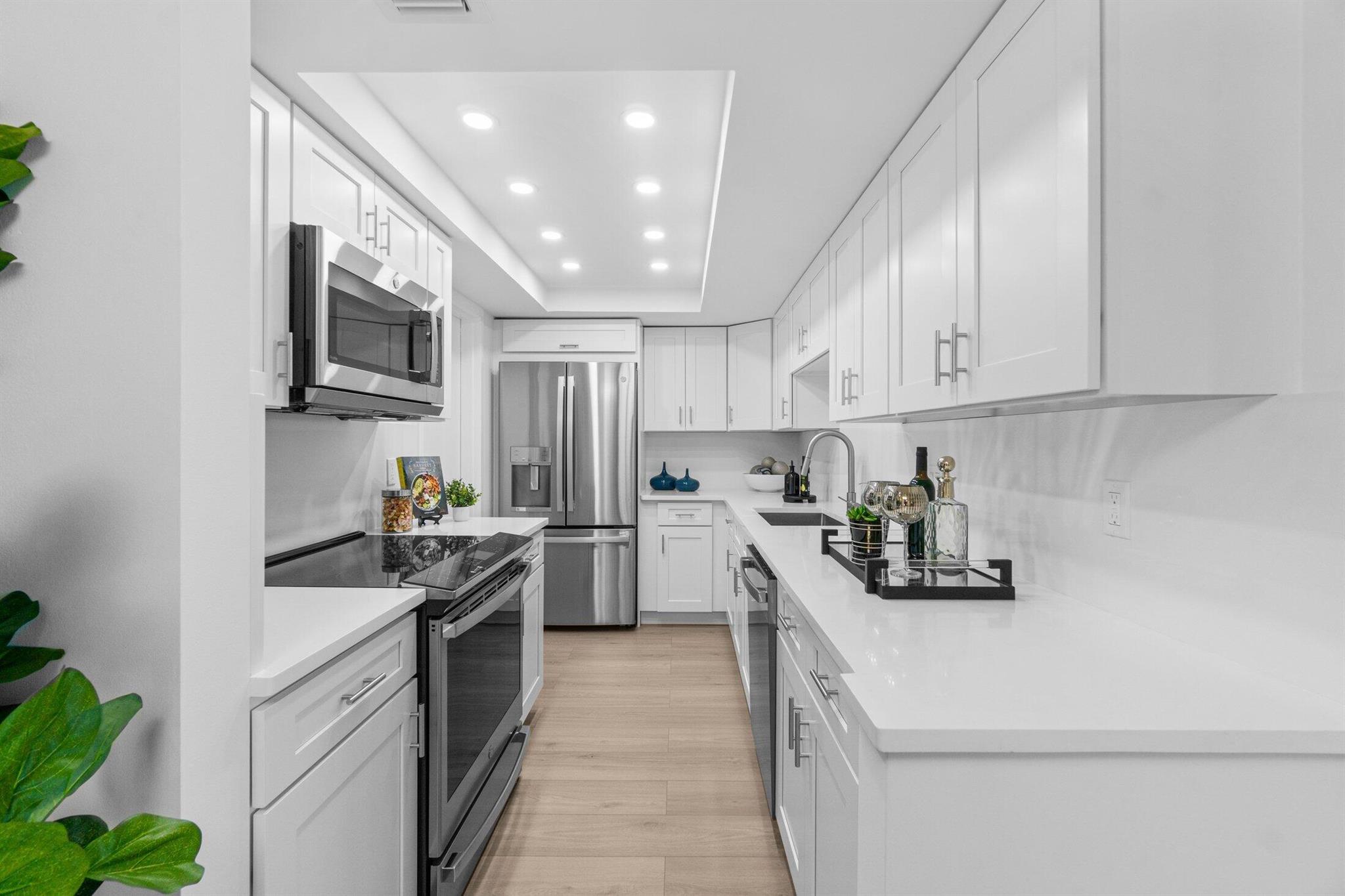 7819 Lakeside Blvd. 886