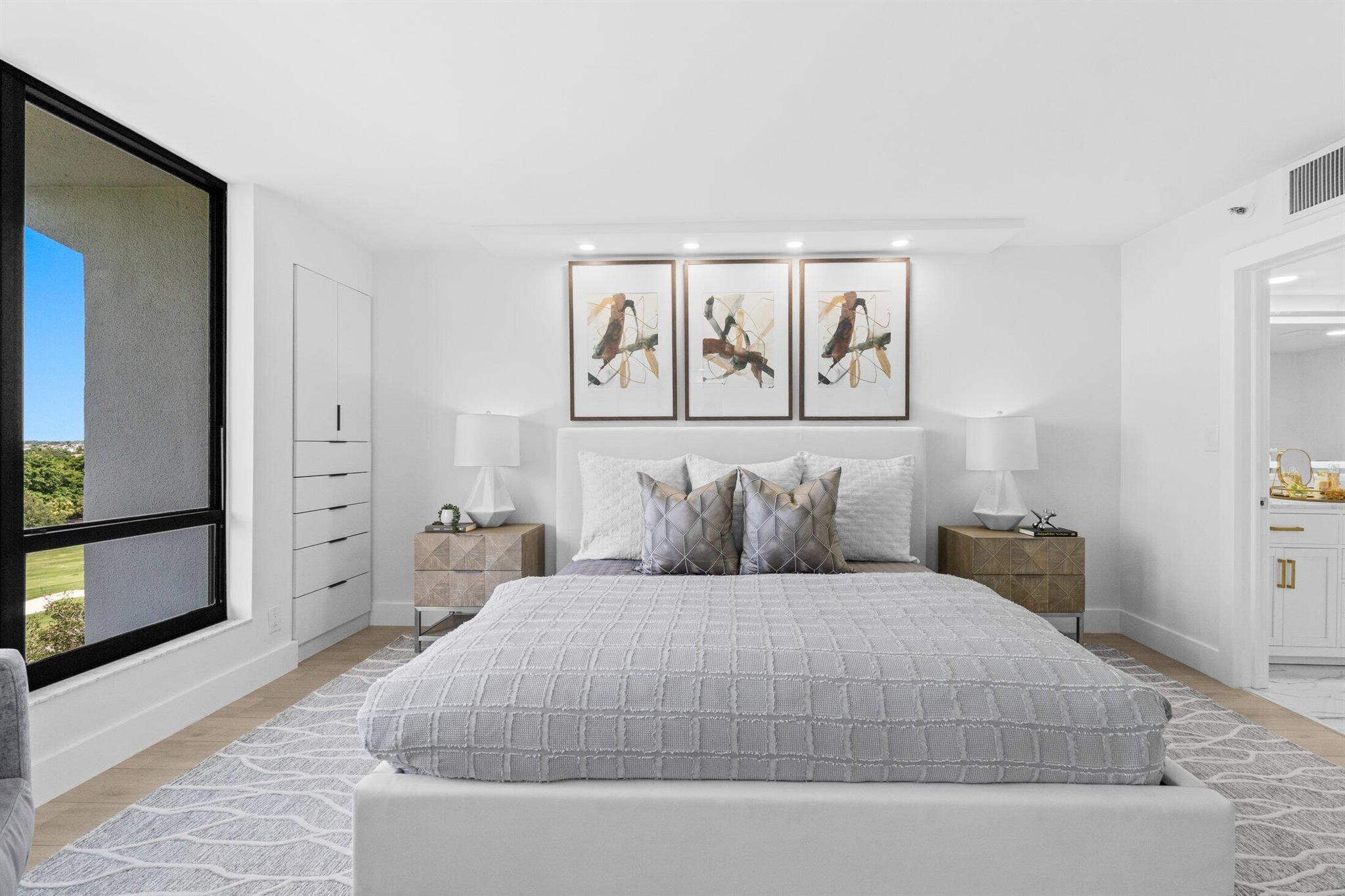 7819 Lakeside Blvd. 886