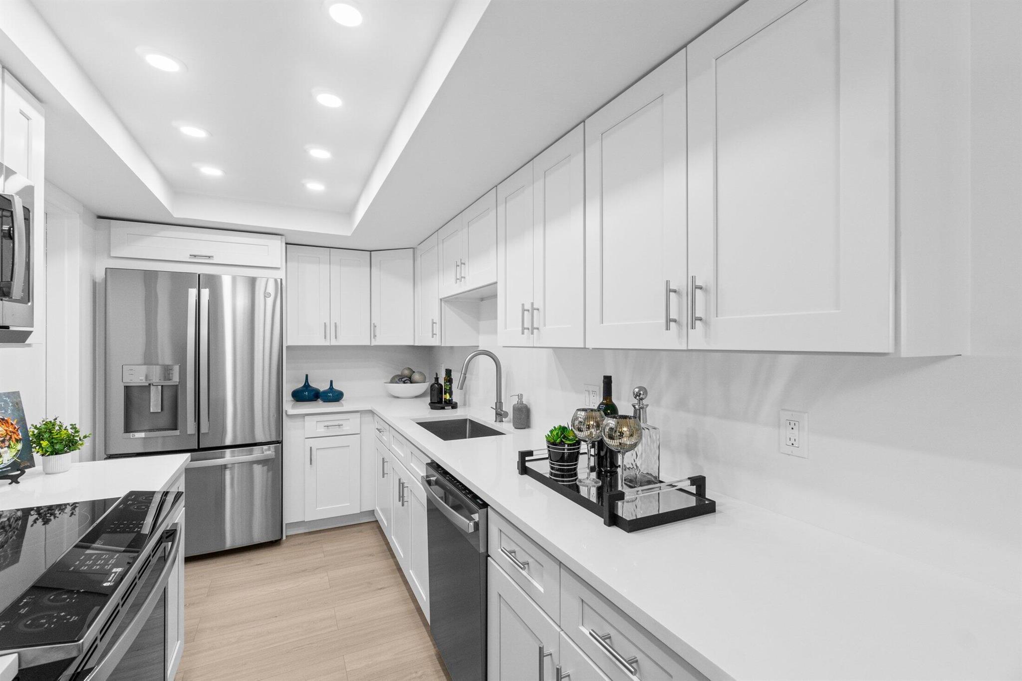 7819 Lakeside Blvd. 886