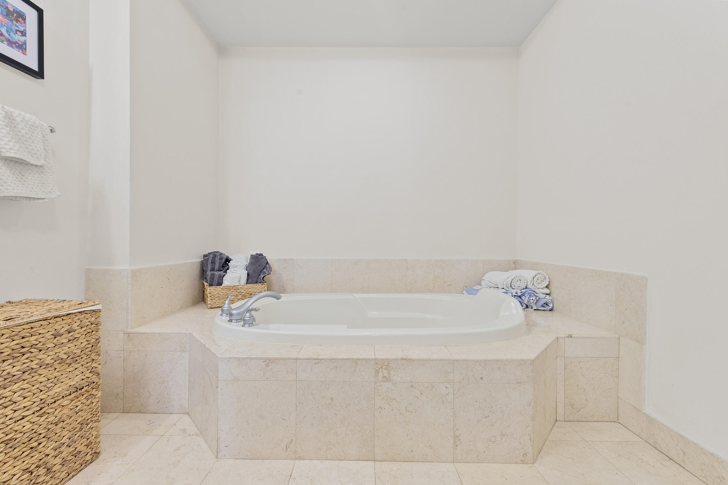 801 S Olive Avenue 1123