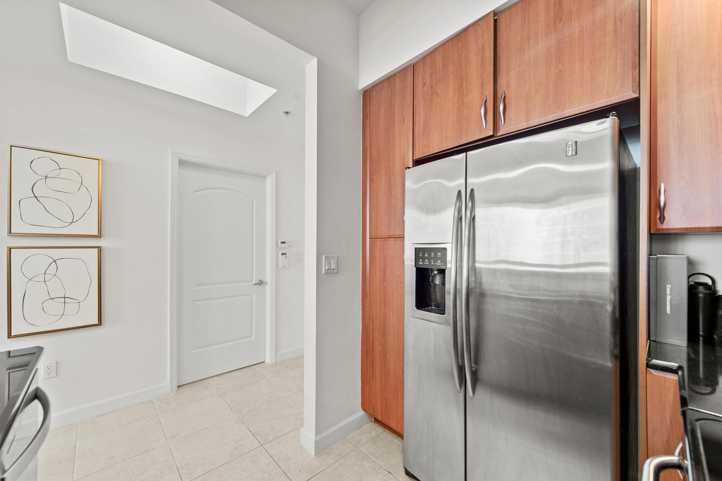 801 S Olive Avenue 1123