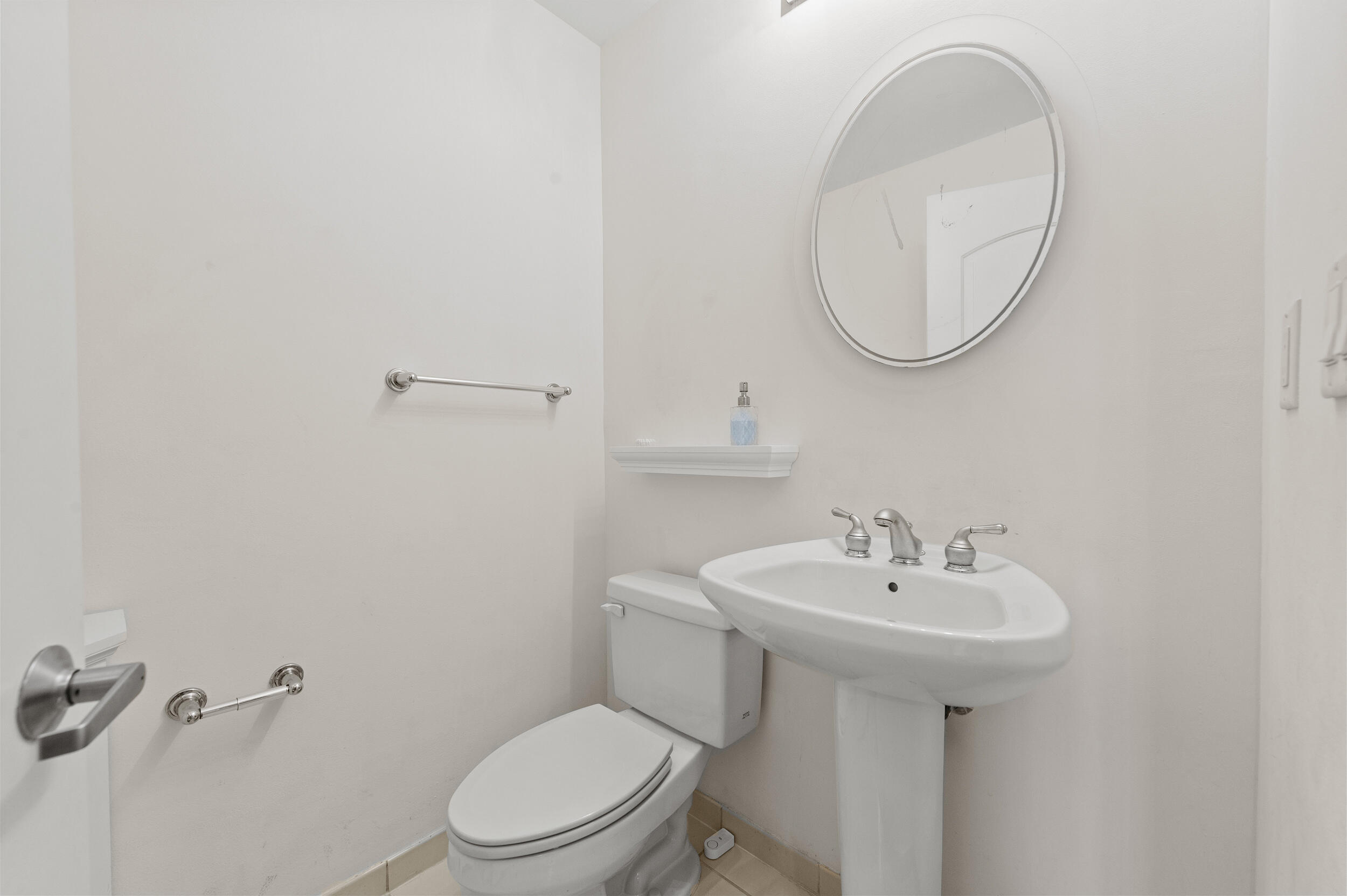 801 S Olive Avenue 1123