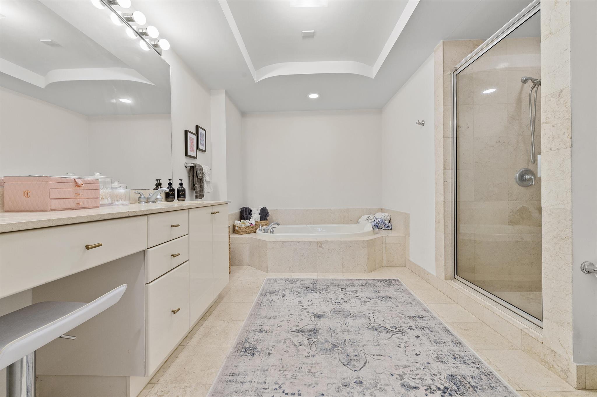 801 S Olive Avenue 1123